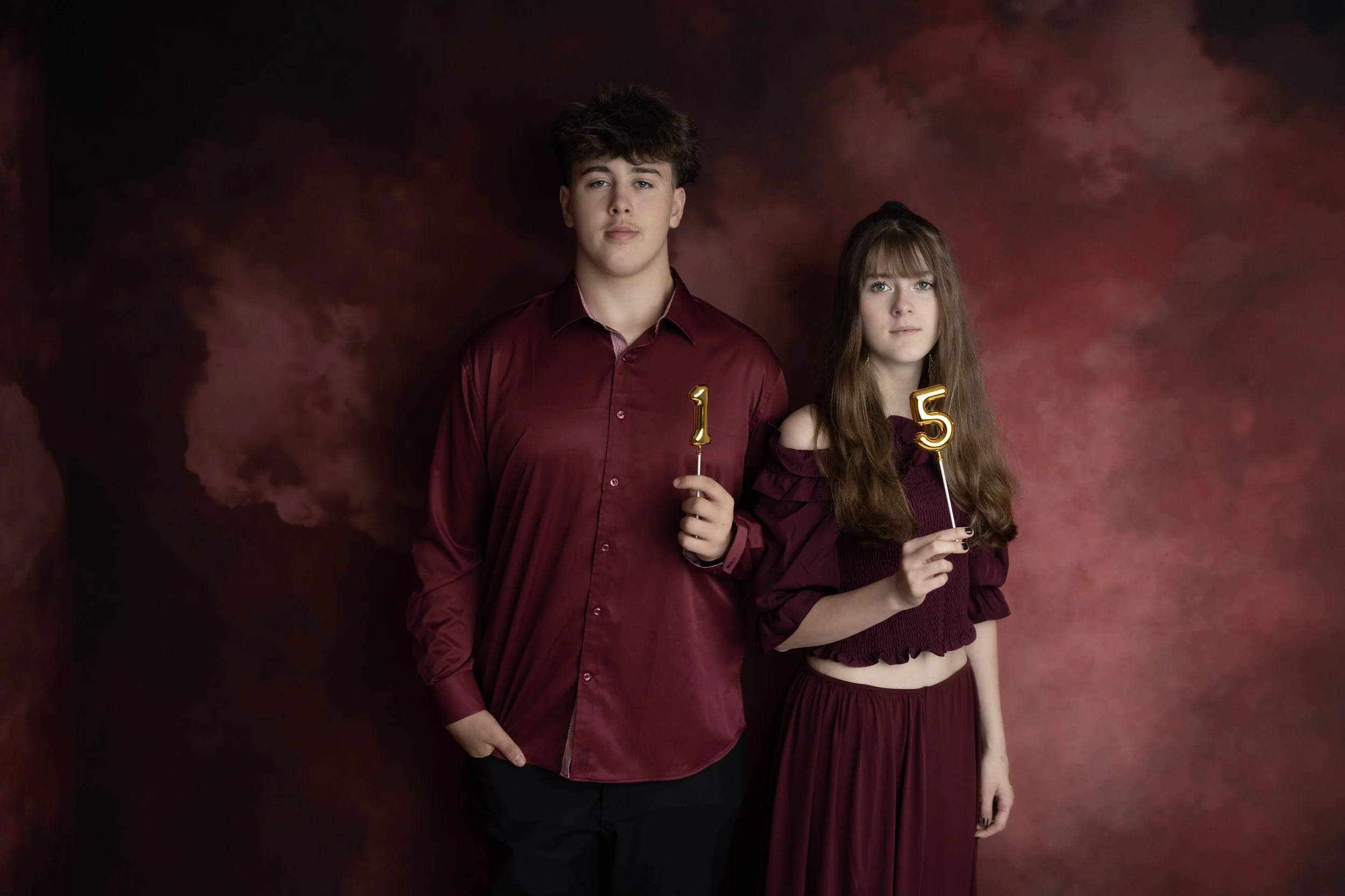 Celebrate your teen’s milestone with a custom birthday photoshoot in Niagara. I specialize in collaborative sessions where teens share their unique vision to create authentic, stylish portraits. Whether it’s a sweet 16 or a trendy themed shoot, let’s