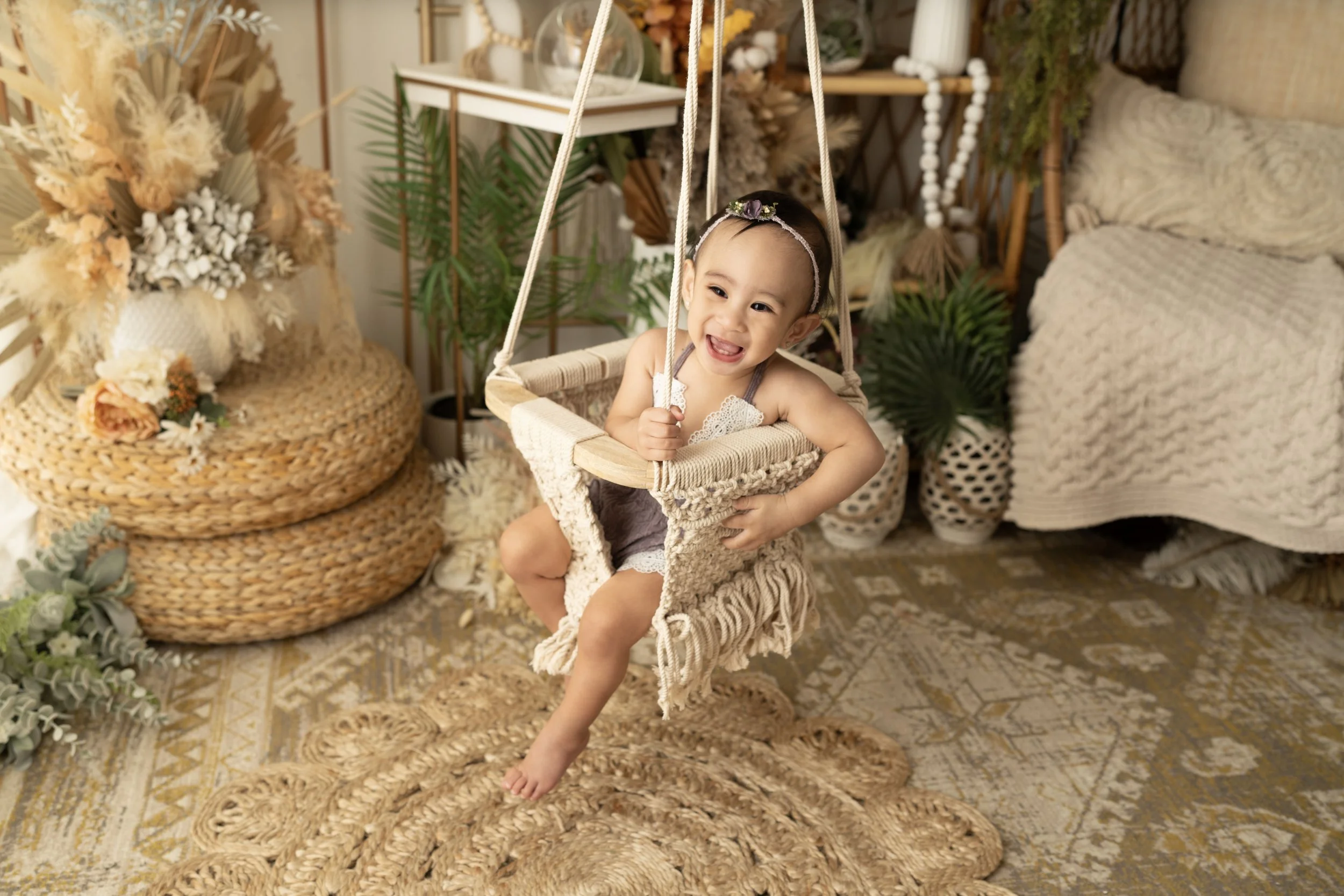 6-first birthday - one year session - cake smash - niagara photographer - photographer near me - heart to heart photos.jpg