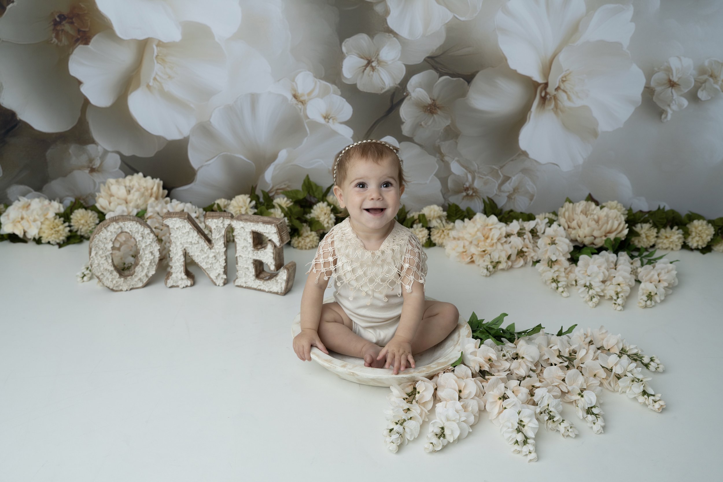 7-first birthday - cake smash - niagara photographer - photographer near me - heart to heart photos.jpg