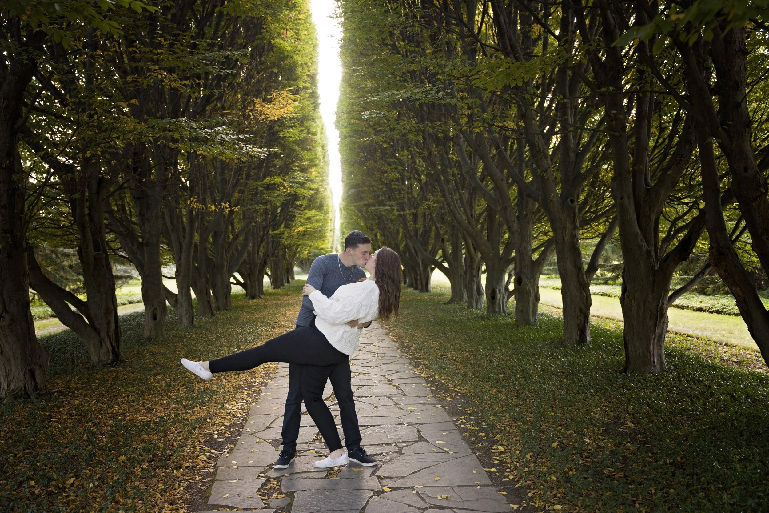 12- niagara photographer - engagement photos - heart to heart weddings niagara - heart to heart photos.jpg