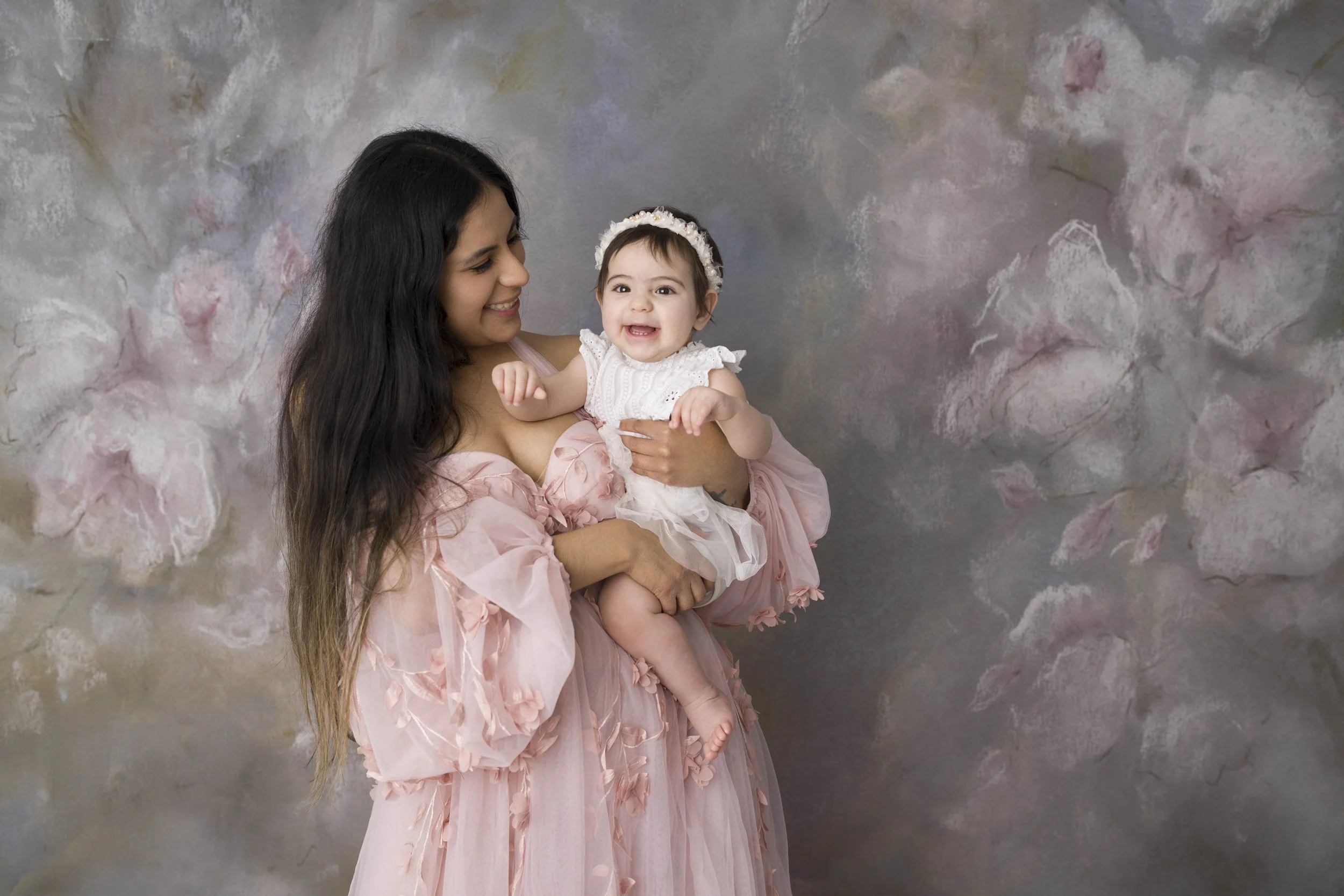 15-first birthday - one year session - cake smash - niagara photographer - photographer near me - heart to heart photos.jpg