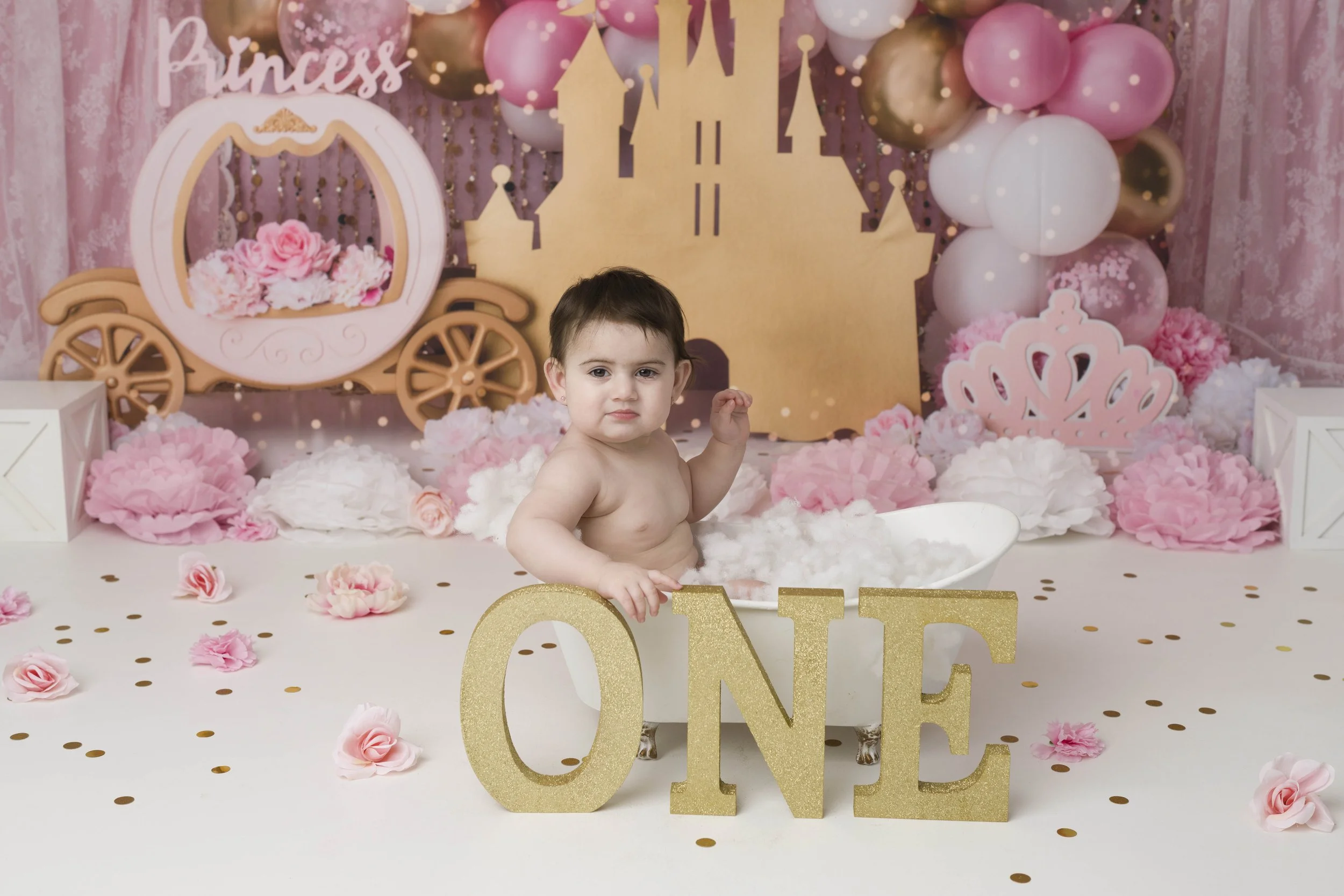 6- niagara photographer - cake smash - first birthday - splash - photographer near me - heart to heart photos.jpg