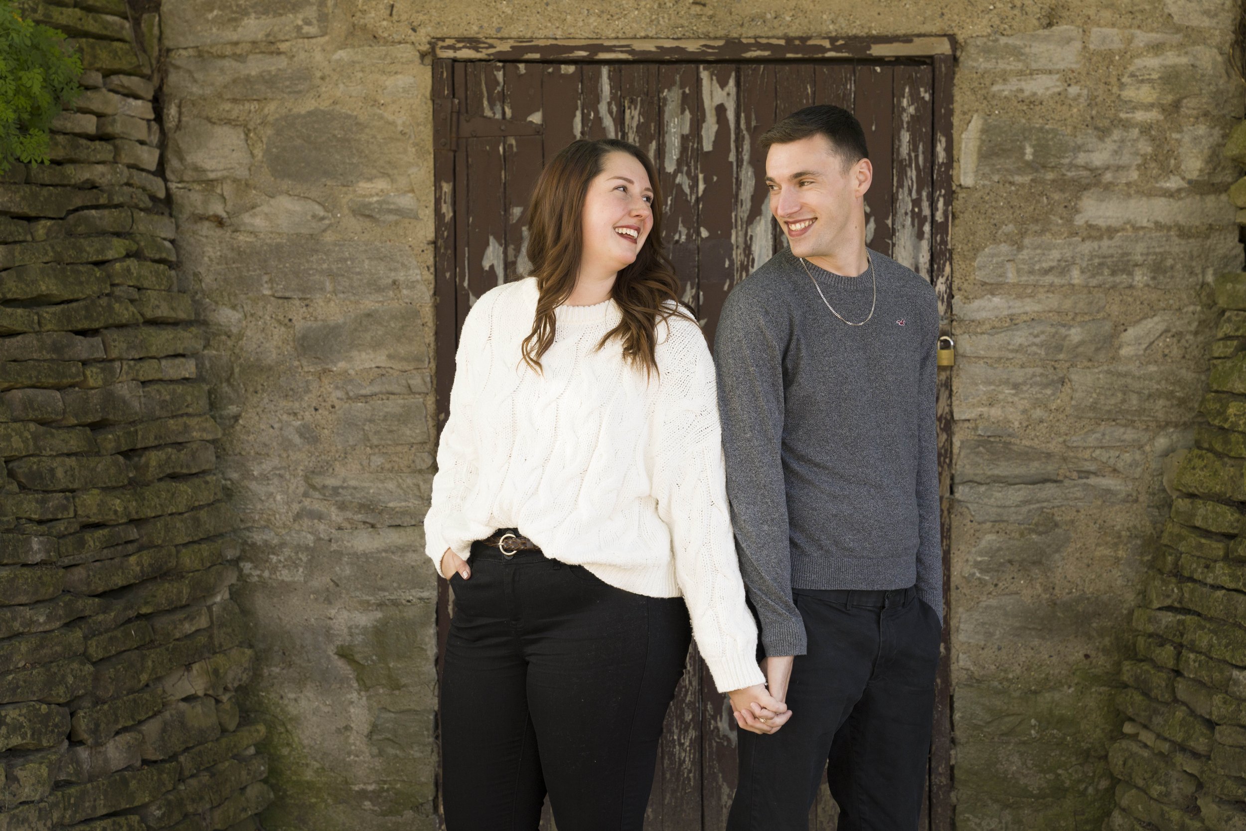 7 - niagara photographer - engagement photos - heart to heart weddings niagara - heart to heart photos.jpg