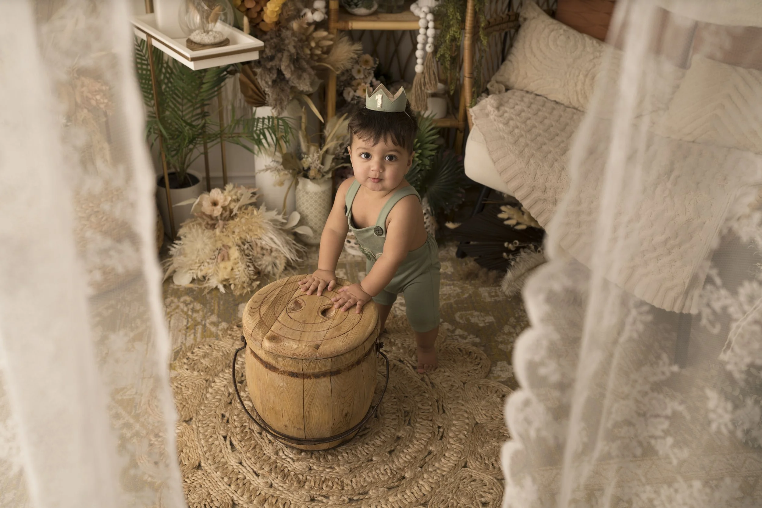 4-first birthday - one year session - cake smash - niagara photographer - photographer near me - heart to heart photos.jpg