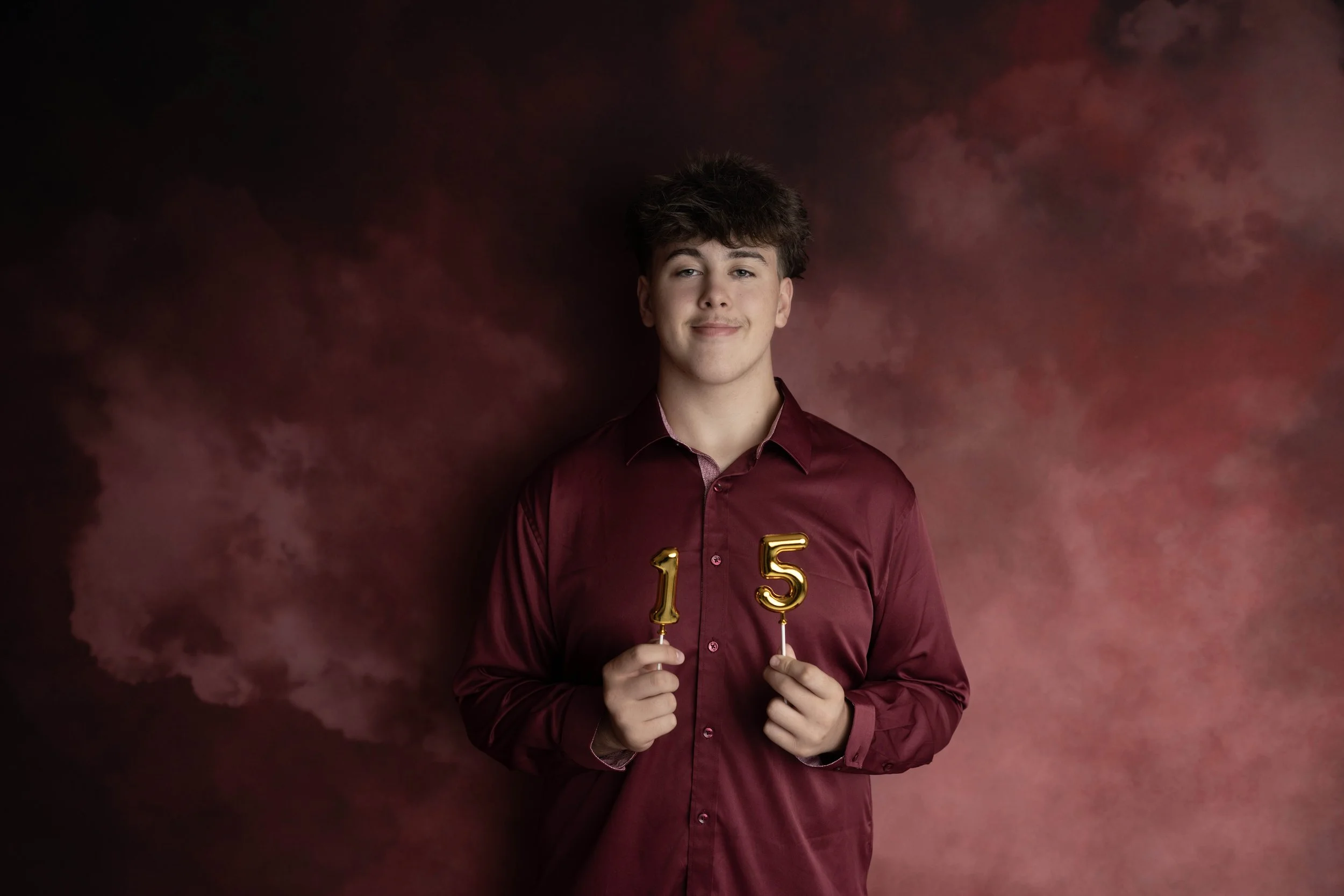 Celebrate your teen’s milestone with a custom birthday photoshoot in Niagara. I specialize in collaborative sessions where teens share their unique vision to create authentic, stylish portraits. Whether it’s a sweet 16 or a trendy themed shoot, let’s