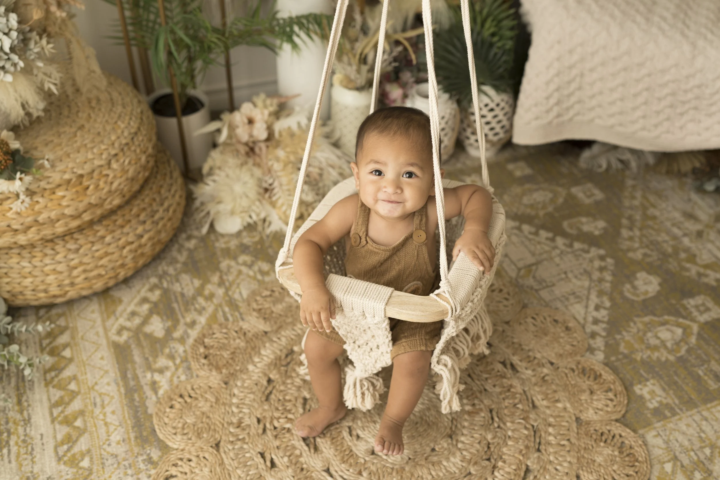 3-first birthday - one year session - cake smash - niagara photographer - photographer near me - heart to heart photos.jpg
