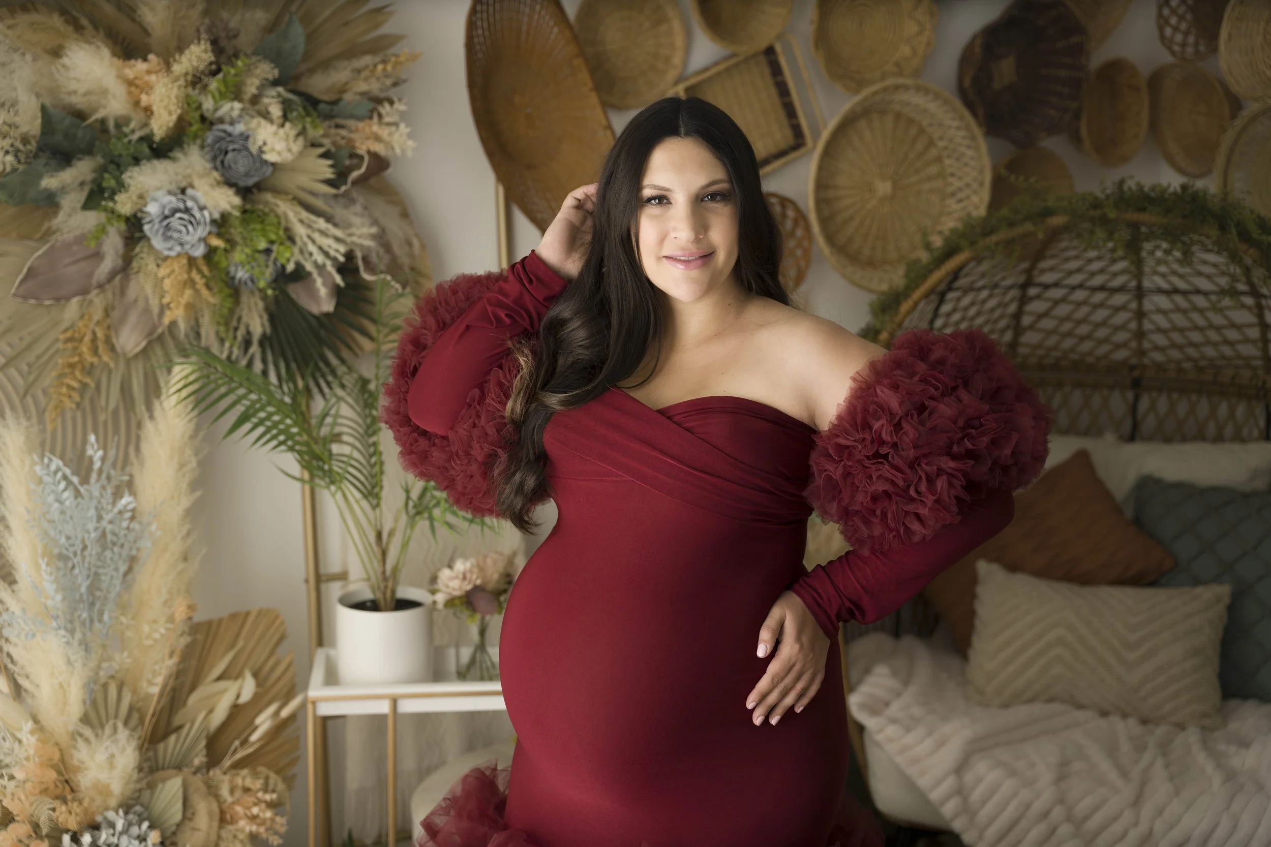 Capture the beauty of motherhood with our maternity photography. Choose outdoor or studio sessions, with partner and children welcome. Enjoy access to our client closet featuring stunning dresses, fabrics, backdrops, and accessories for a variety of 