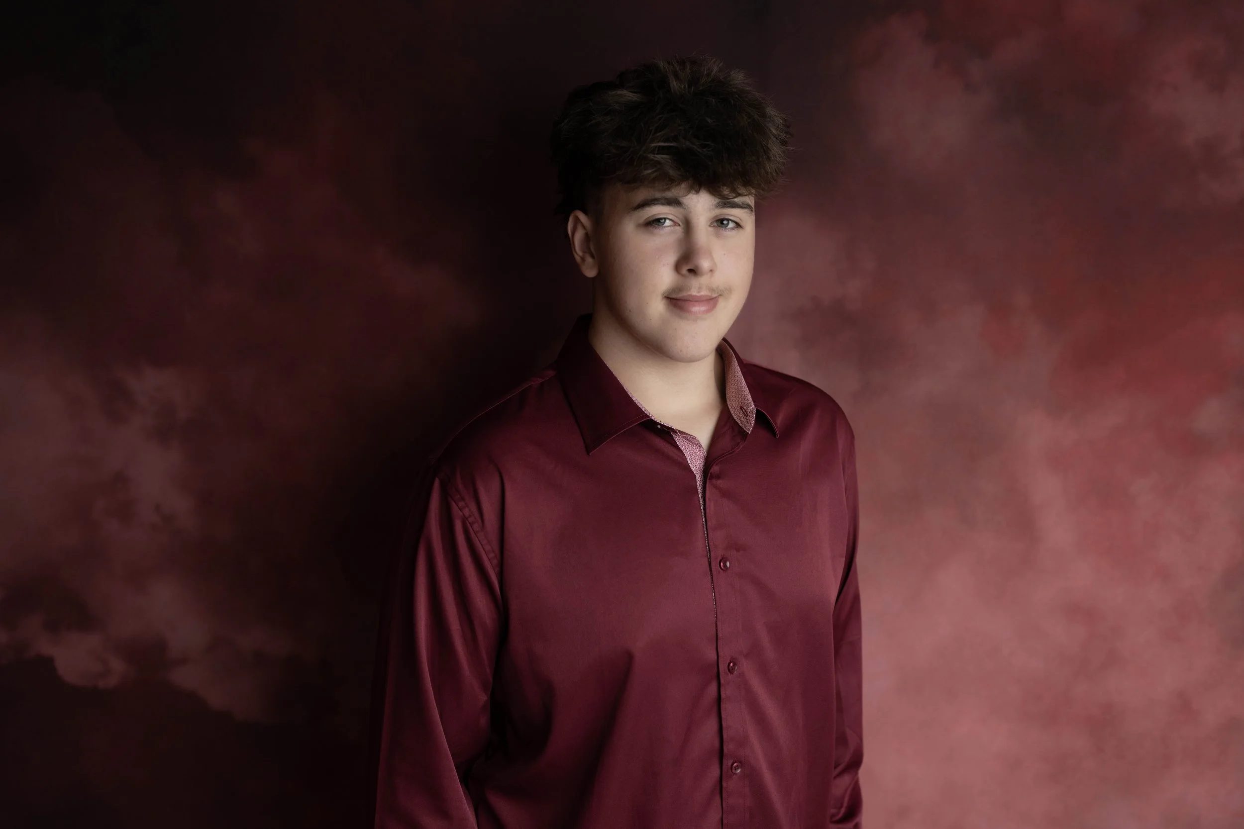 Celebrate your teen’s milestone with a custom birthday photoshoot in Niagara. I specialize in collaborative sessions where teens share their unique vision to create authentic, stylish portraits. Whether it’s a sweet 16 or a trendy themed shoot, let’s