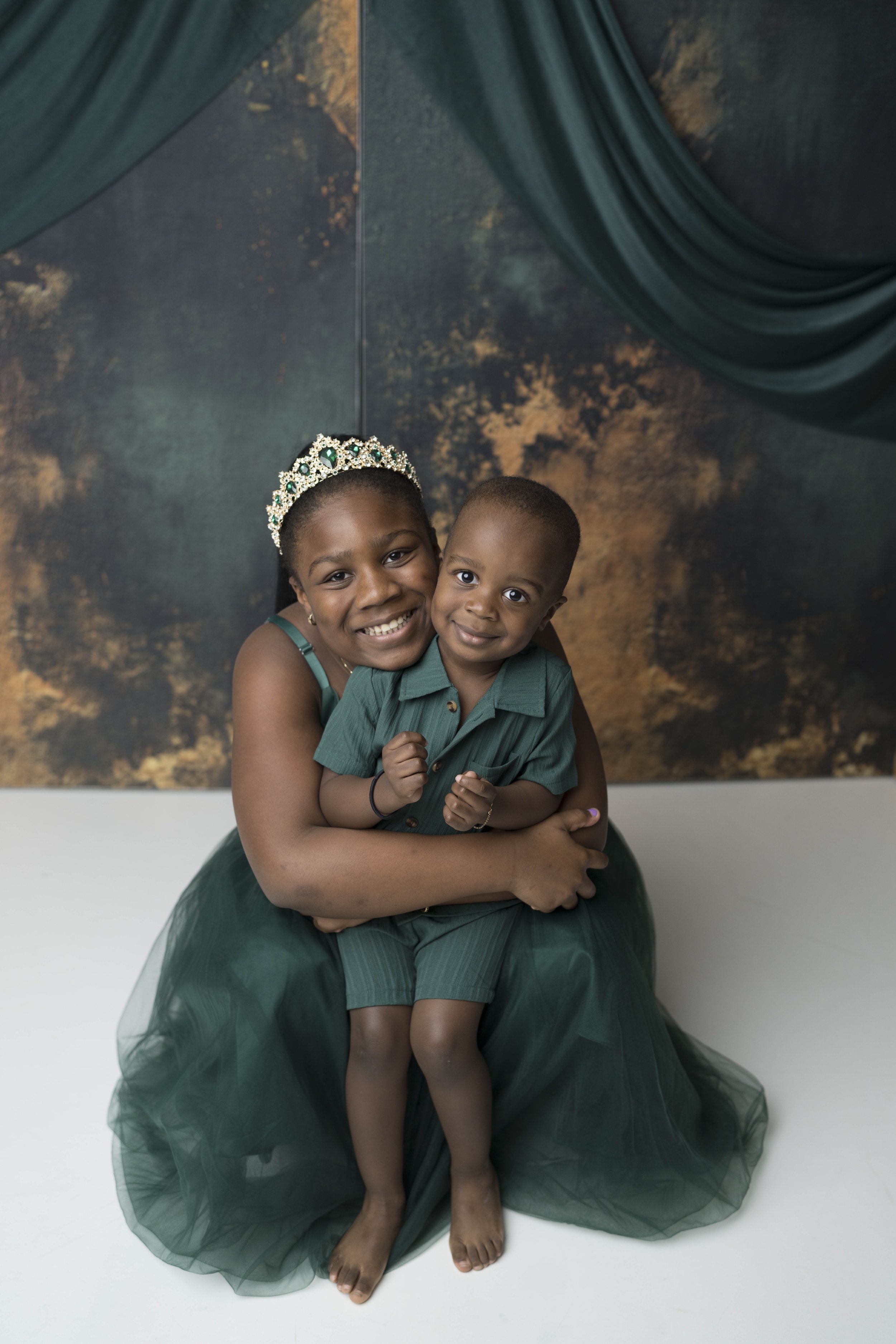 6-family photos - niagara photographer - photographer near me - heart to heart photos.jpg