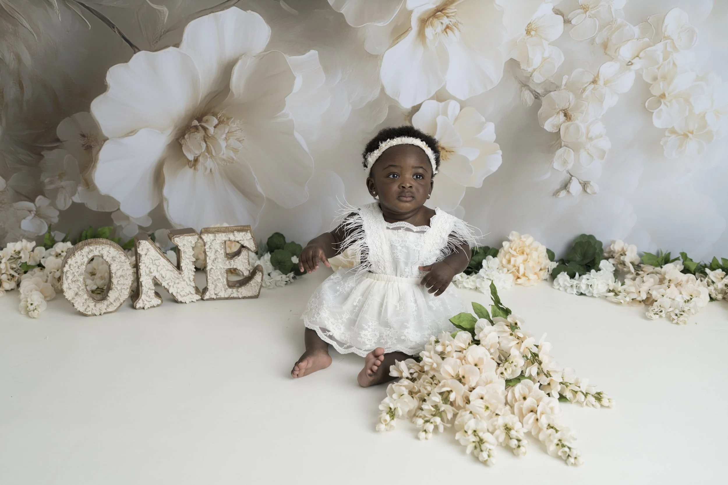 5-first birthday - cake smash - niagara photographer - photographer near me - heart to heart photos .jpg