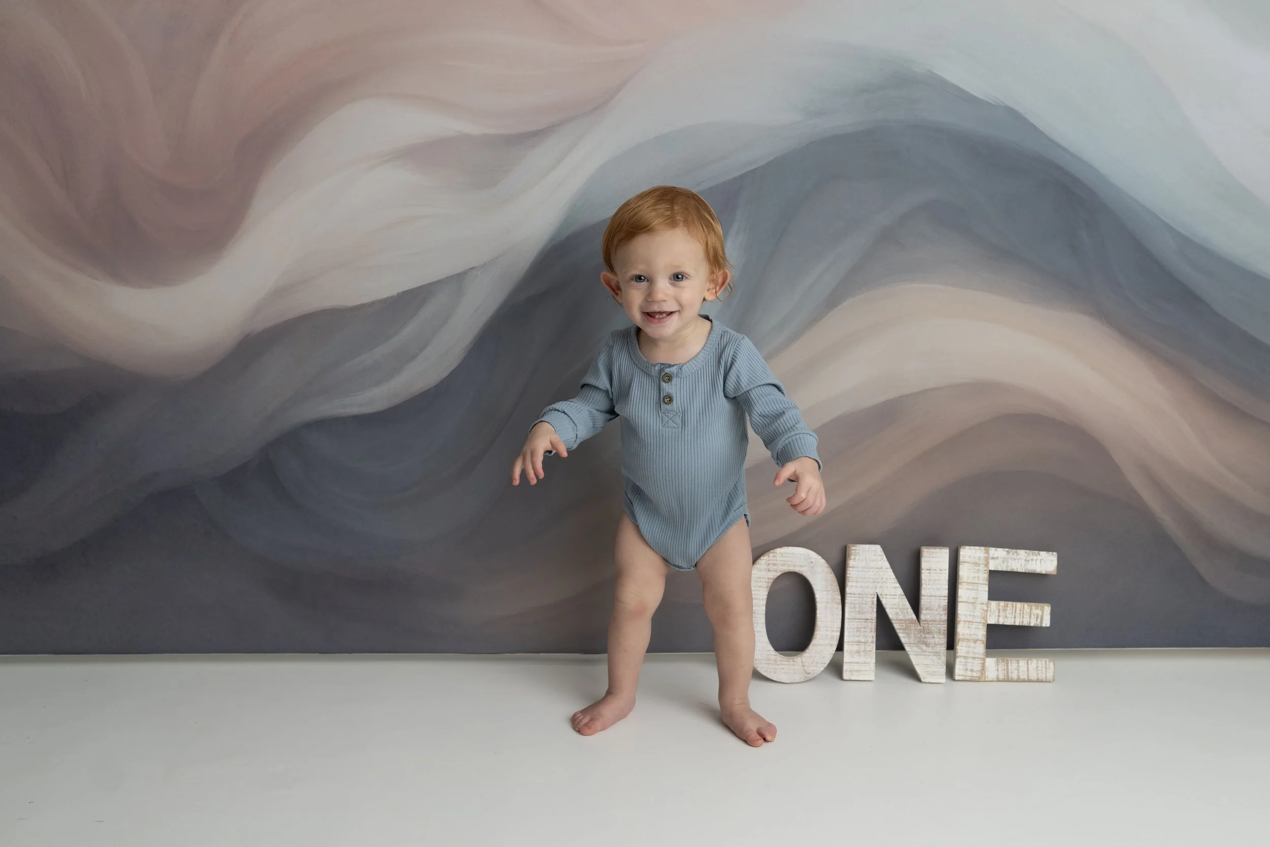 2-first birthday - cake smash - niagara photographer - photographer near me - heart to heart photos.jpg