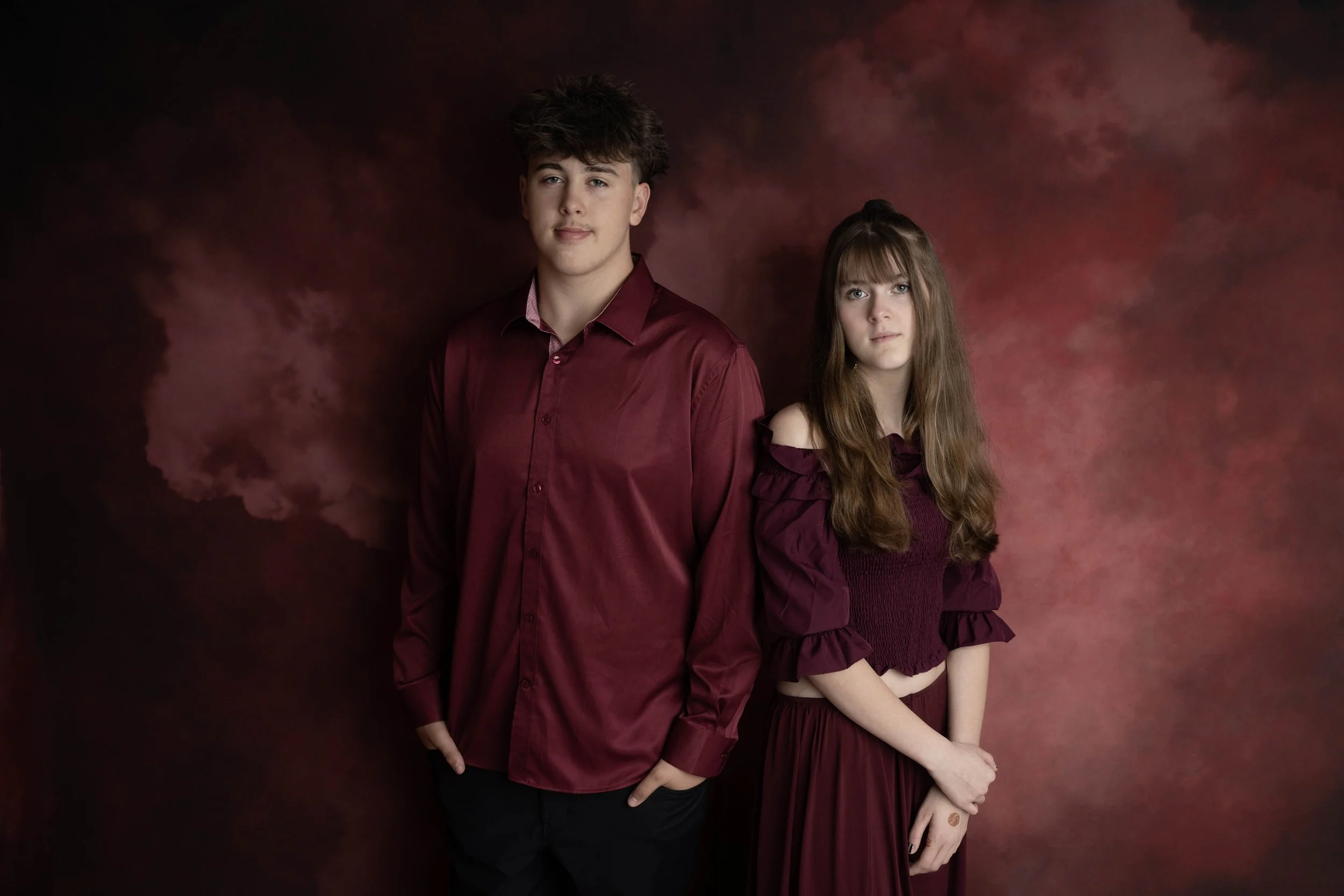 Celebrate your teen’s milestone with a custom birthday photoshoot in Niagara. I specialize in collaborative sessions where teens share their unique vision to create authentic, stylish portraits. Whether it’s a sweet 16 or a trendy themed shoot, let’s