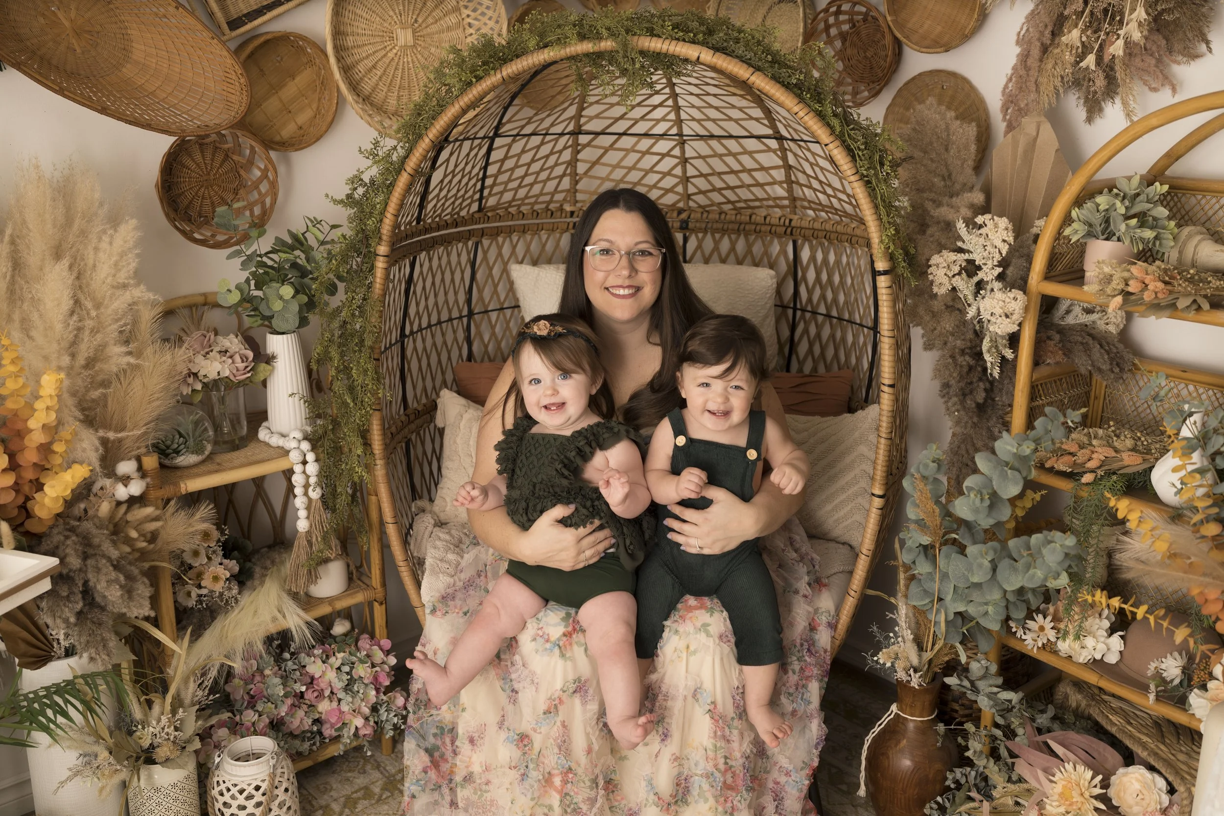 4-first birthday - one year session - cake smash - niagara photographer - photographer near me - heart to heart photos.jpg