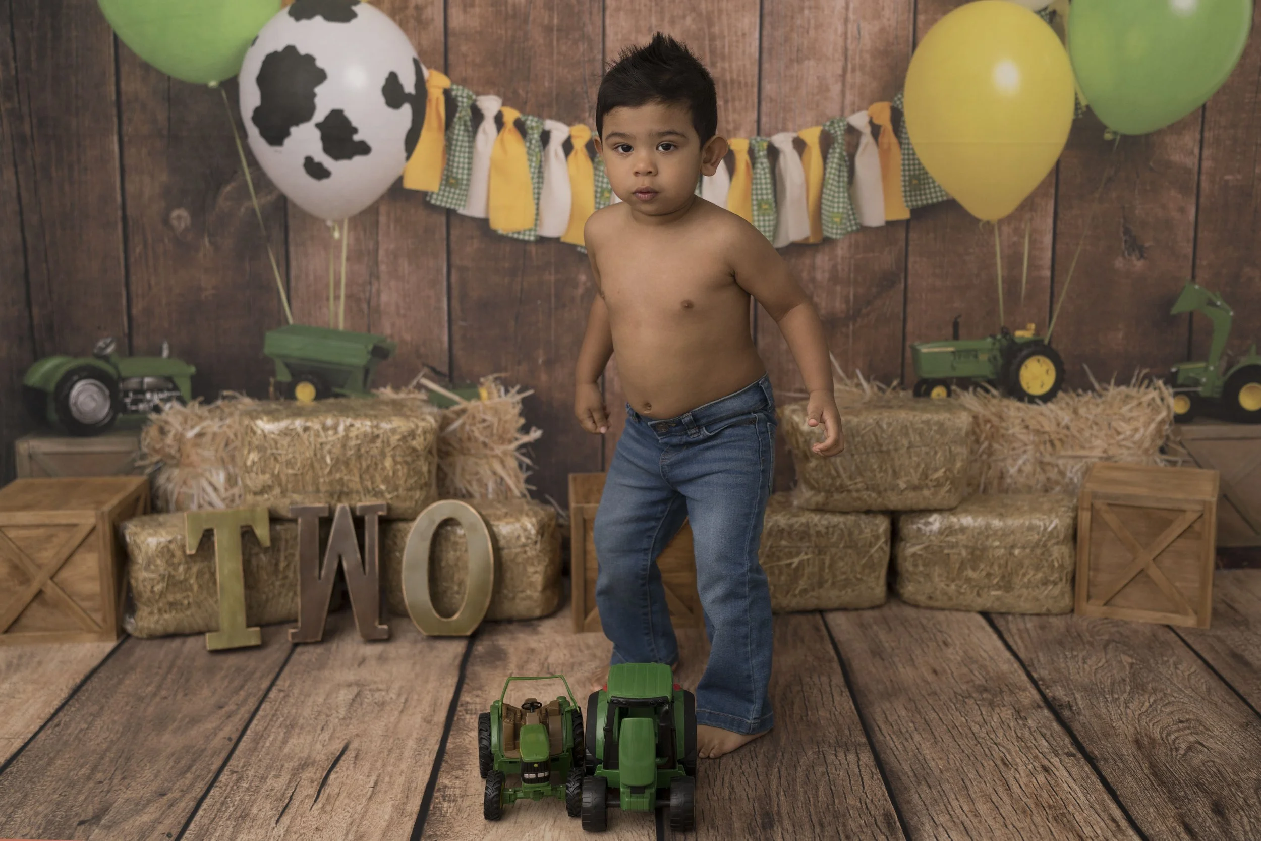 9-birthday photos - niagara photographer - photographer near me - heart to heart photos.jpg