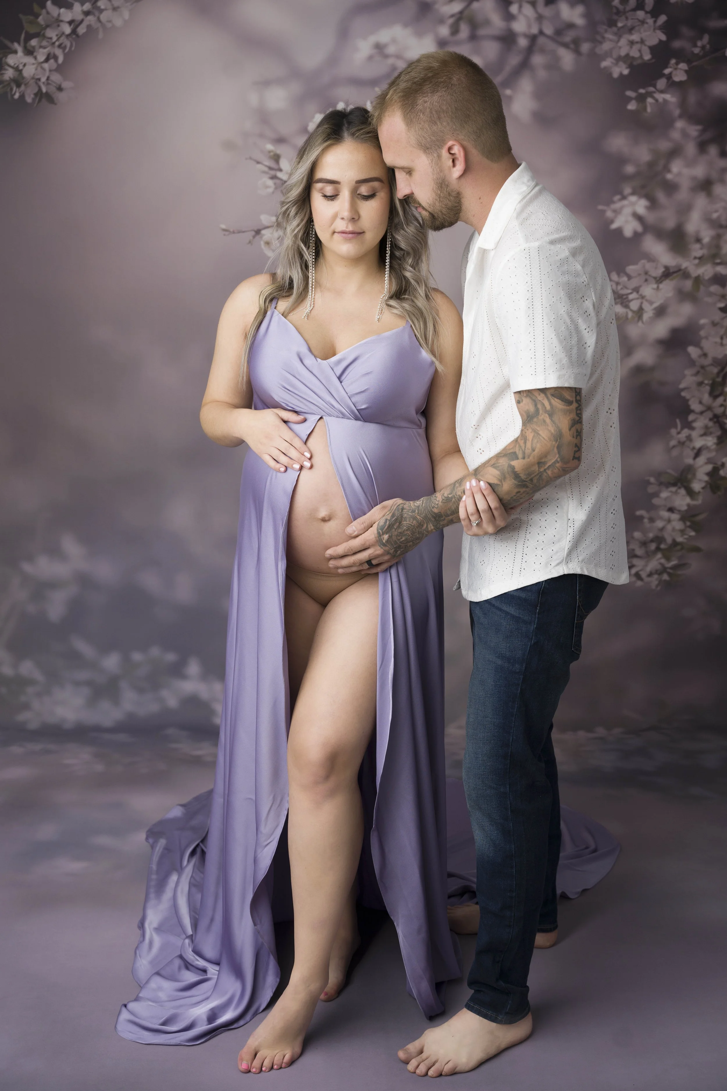 Capture the beauty of motherhood with our maternity photography. Choose outdoor or studio sessions, with partner and children welcome. Enjoy access to our client closet featuring stunning dresses, fabrics, backdrops, and accessories for a variety of 