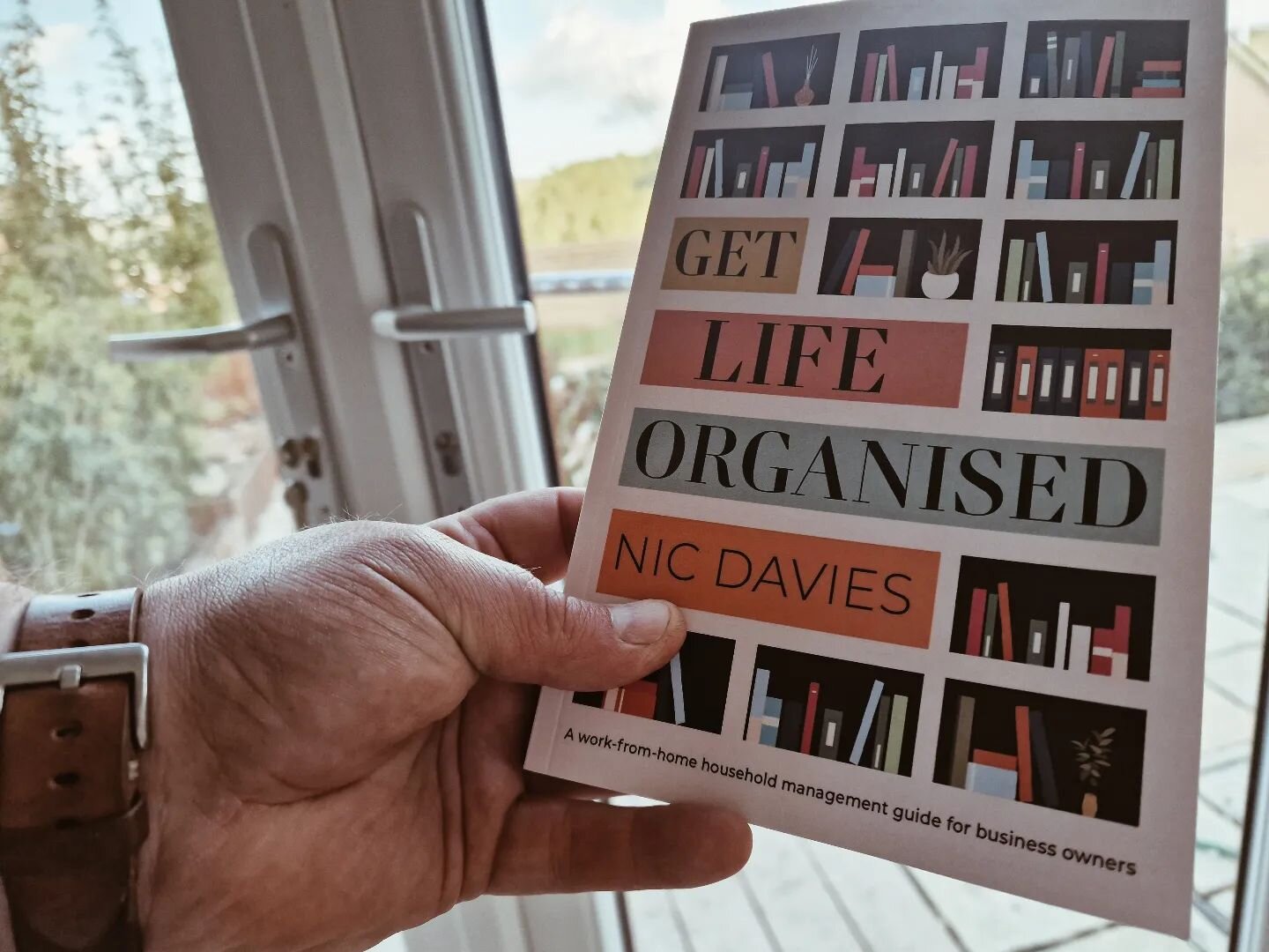 @platespinningacademy new book is now out - a great tool for all business owners.  Can't wait to get stuck in - it will be a great holiday read next week! Available to buy now on Amazon.
.
#smallbuisness #buisness #publishing #bookstagram #reading #l