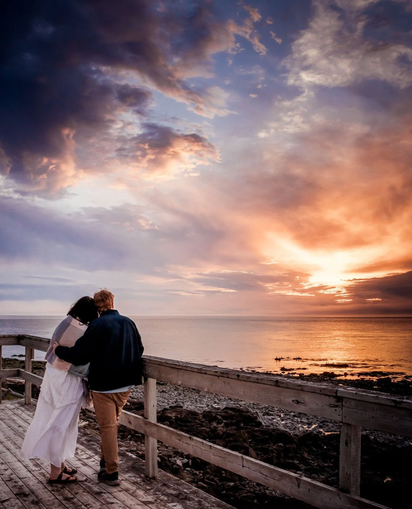 We weren't sure the sunset was going to deliver, but we stuck around... and WOW... very glad we did!⁠
Engagement sessions like this get me so excited for the wedding, can't wait!