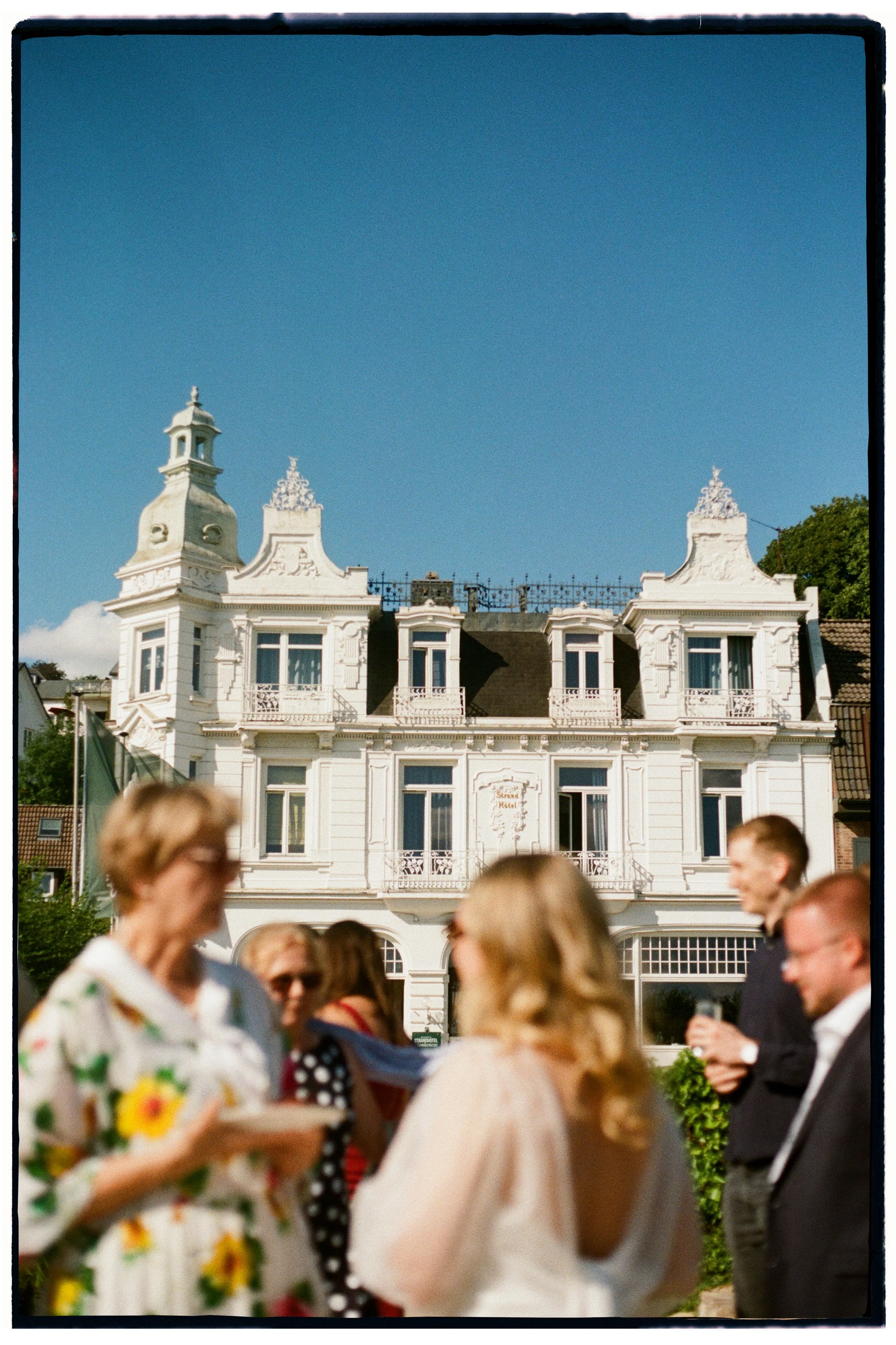 FILM-FRAME_OVERLAY-vertical Kopie.jpg
