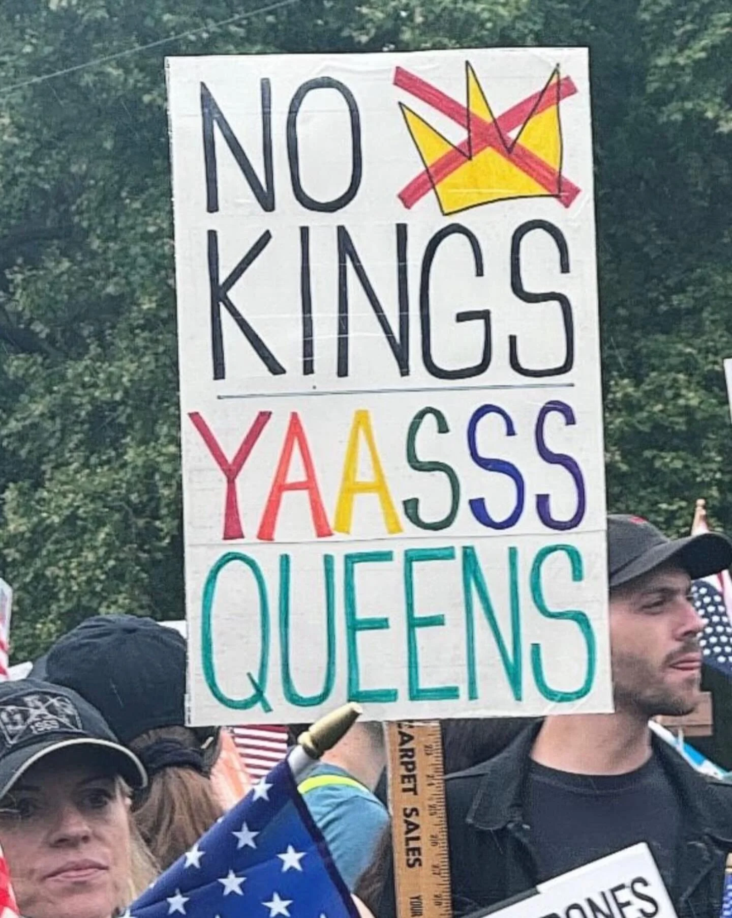 ✨ NO KINGS&hellip;&hellip;YAAAAS QUEENS ✨

Bring your protest sign after the No Kings protest and we&rsquo;ll trade you a FREE espresso martini 🪧☕🍸 We are proud to keep your artwork!! 

Because no kings, but yes queens 👑💅
And always remember &mda