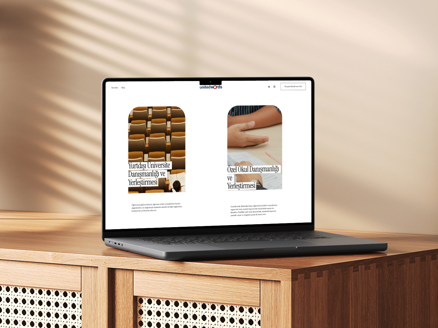 R-mockups, MacBook Air (15 inch).png