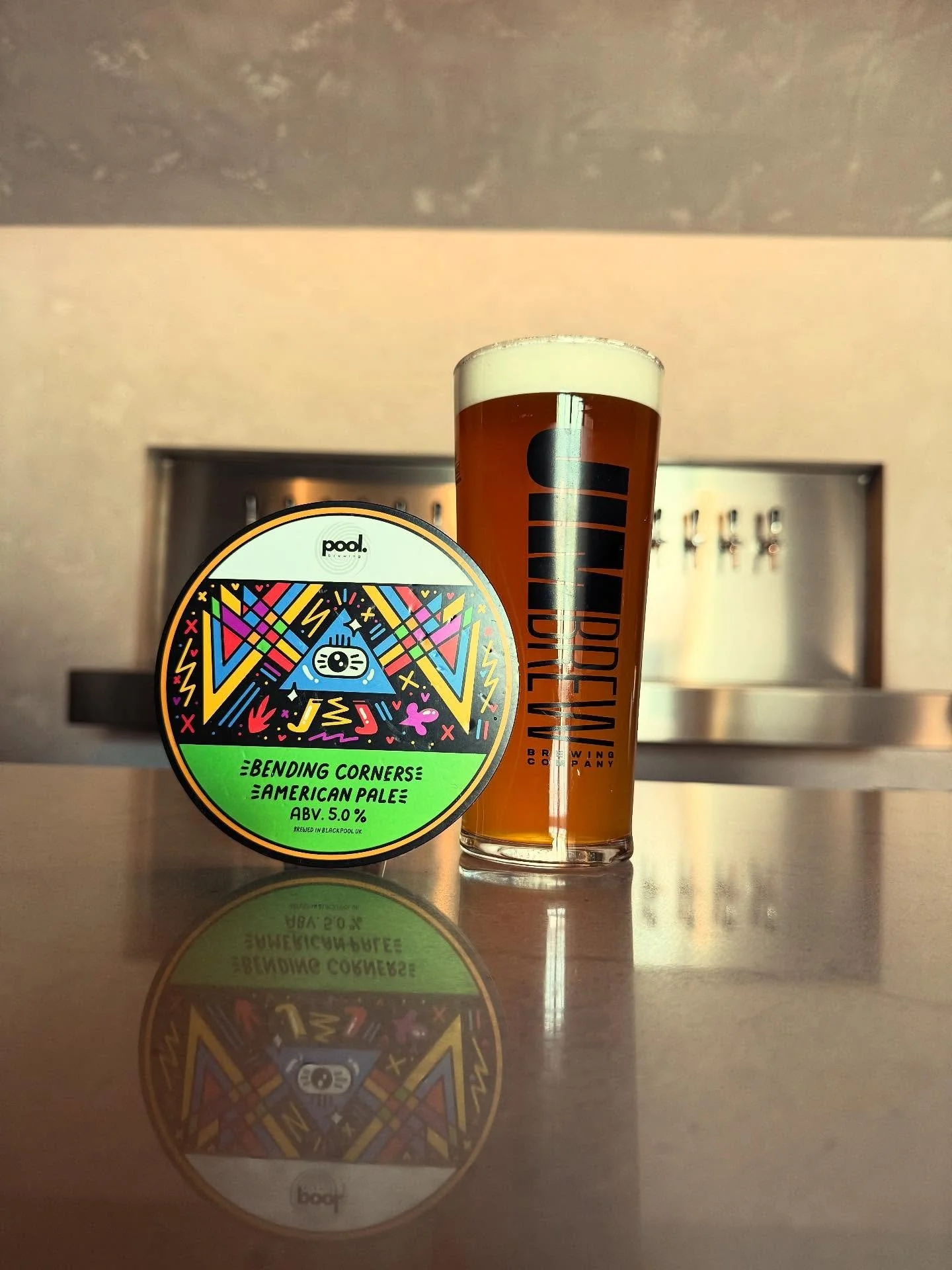 π» BEER OF THE WEEK π»
A new to us brewery from Blackpool @poolbrewingco . 
Bending Corners - American Pale - 5%
This is my favourite beer we’ve ever had in cask. All the pine and pith you’d expect from an American style pale with a sm