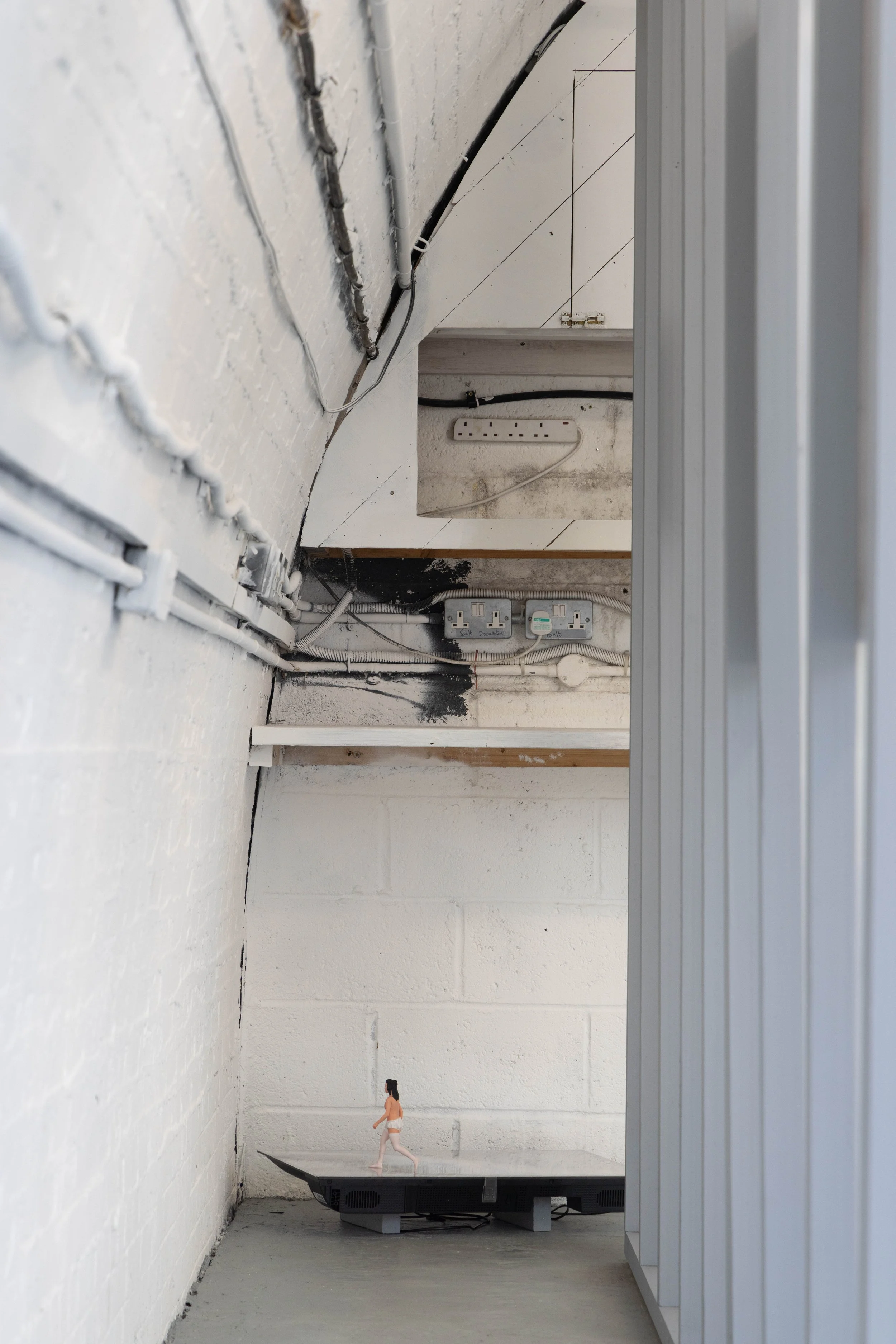 OHSH-Projects_CONTROL_Photography by Benjamin Deakin_Install Shot_web_24.jpg