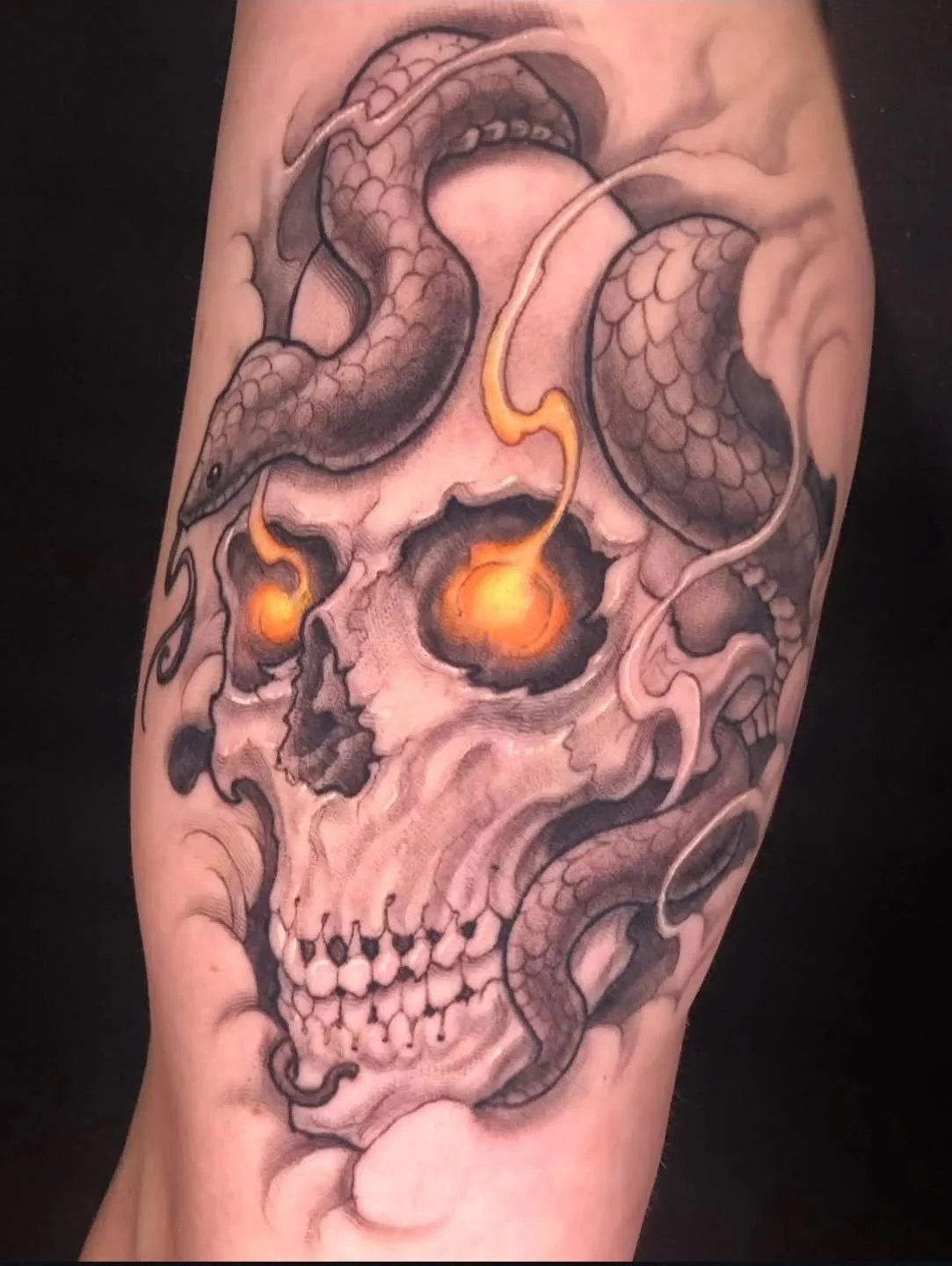 Healed Tattoo by @alanmurrayart 
#healedtattoo #newschooltattoo #skulltattoo #olympiatattoo #olympia