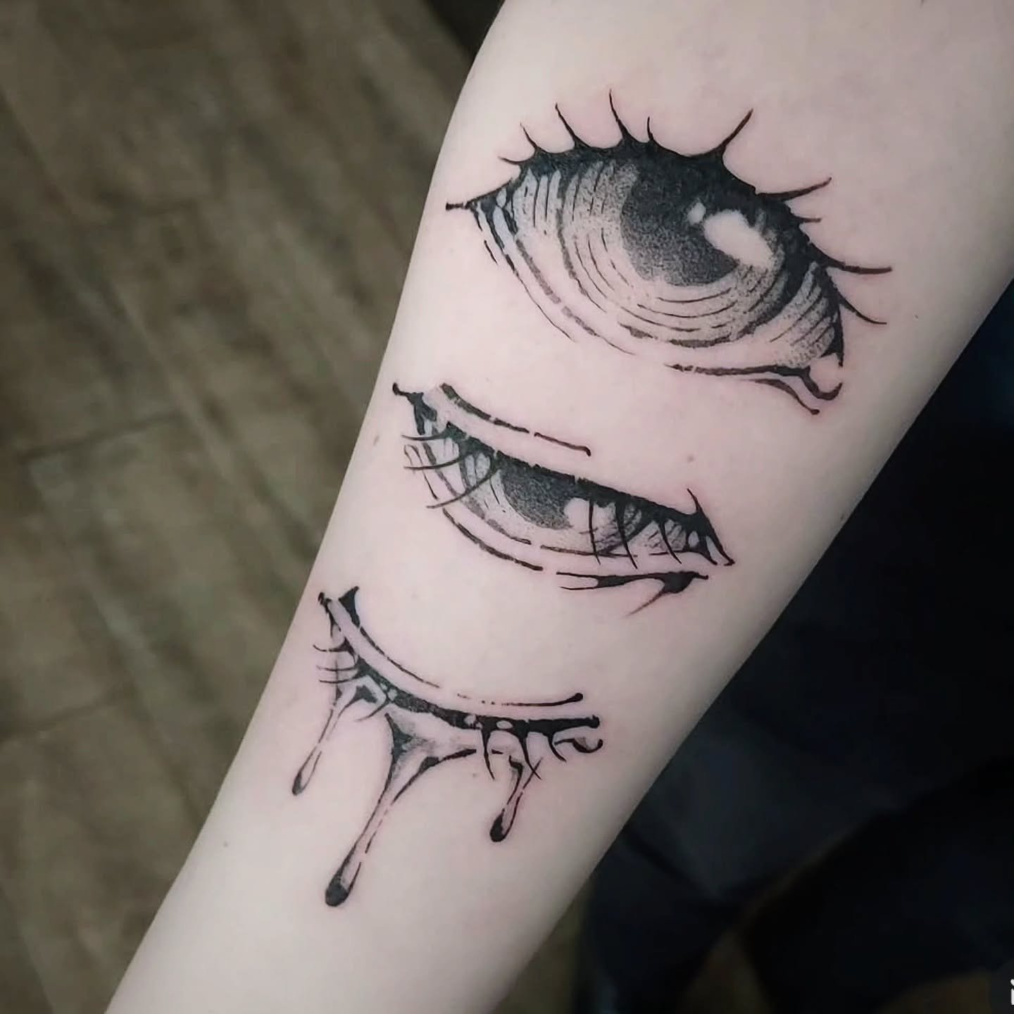 Tattoo by @vincentlitattoos 

Book now at www.washingtonstreettattoo.com 

#eyes #olympiatattoo #finelinetattoo #olympia #downtownolympia