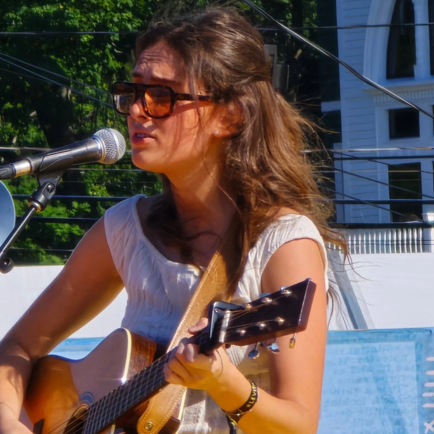 @lilyfittsmusic Songwriter Stage at on Day 2 of the @levitatemusicfestival stood out because of her intricate lyrics and beautiful voice.