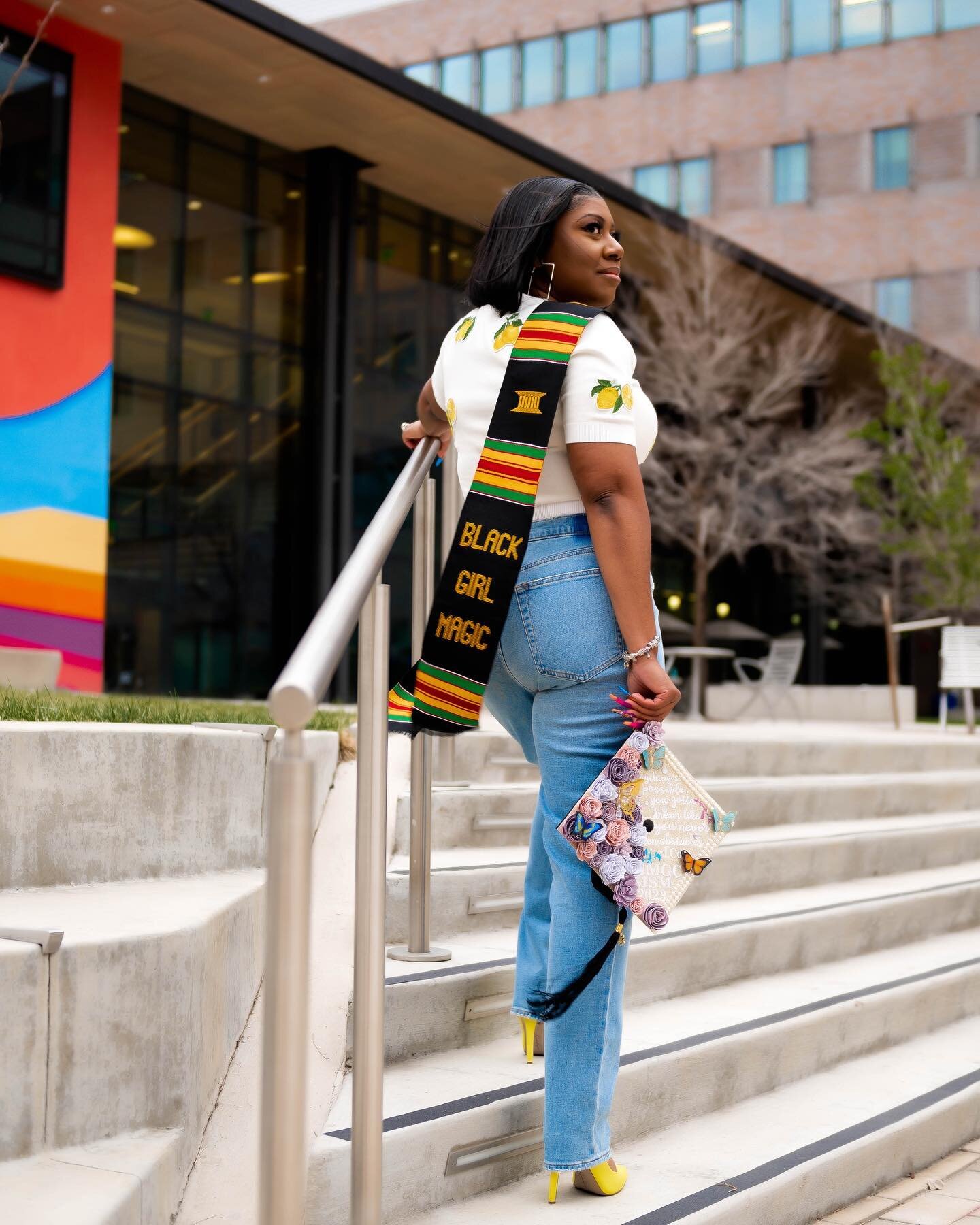 Congratulations class of 2023 | 🎓

#gradseason #collegegraduation #graduation #grad #vibes #thefemaleshoota #quality  #beauty #blackfemalephotographer #denverphotographer #photographer #portraitphotography #quality #top #photography #travelphotograp