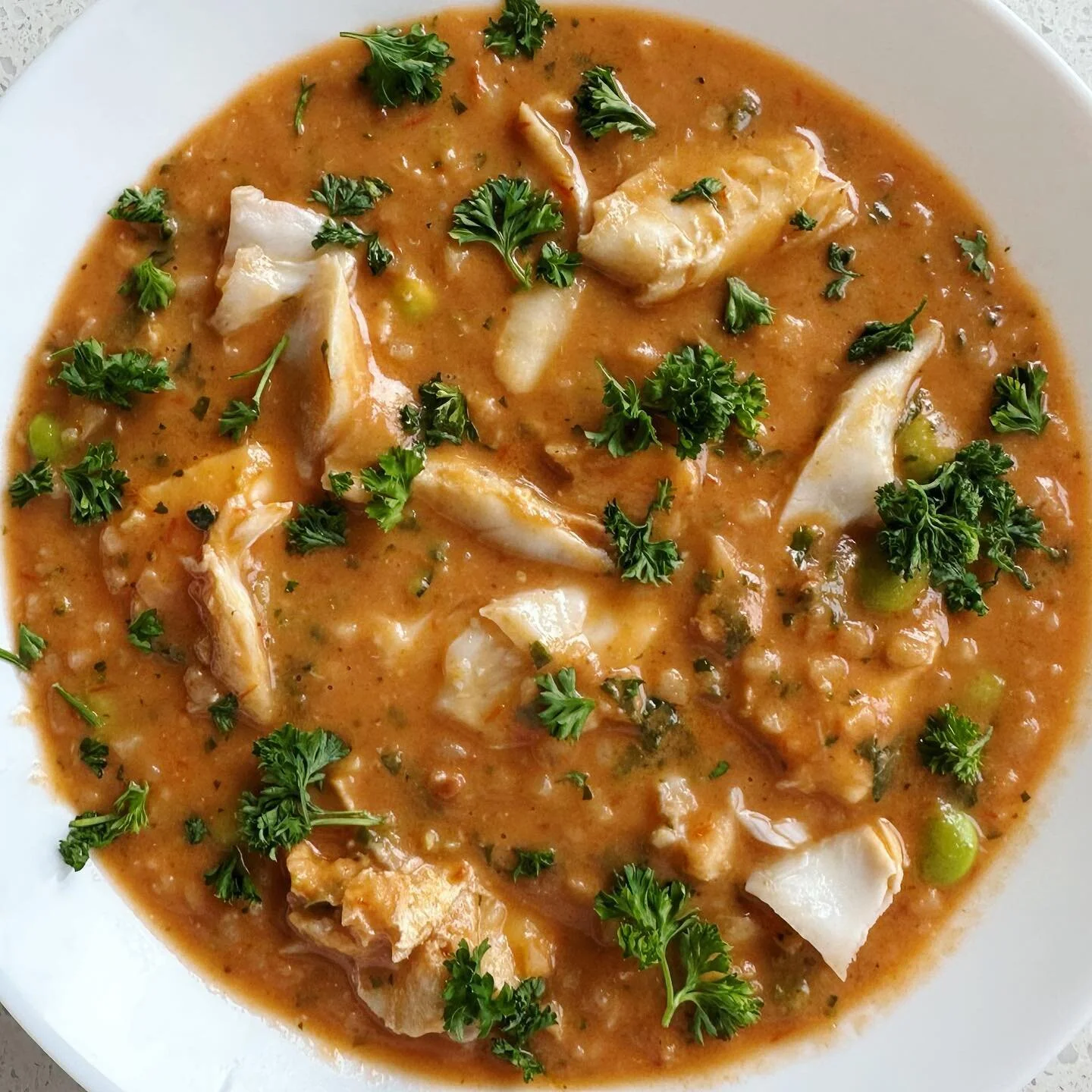 🐟Do you eat fish? Do your kids? If not, read these tips below and maybe I can change your mind! ⤵️

Fish is an excellent protein source and packed with healthy anti-inflammatory fatty acids. The look and taste of fish are usually the two complaints 