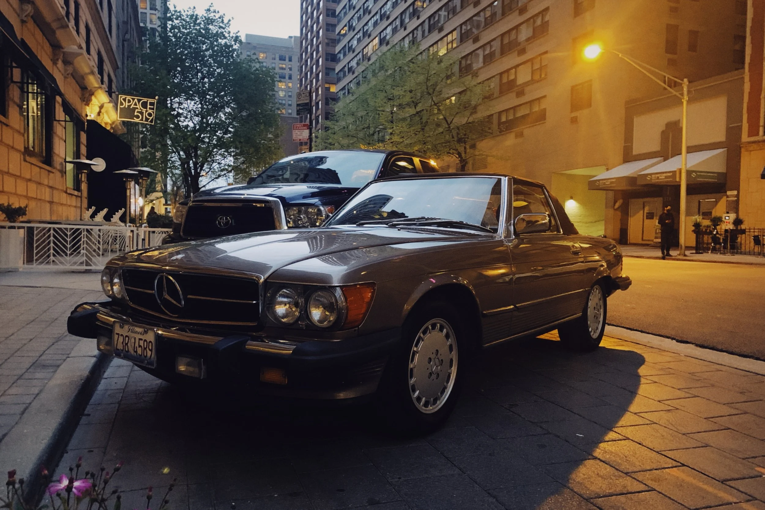 Downtown Chicago by Water Tower.JPG