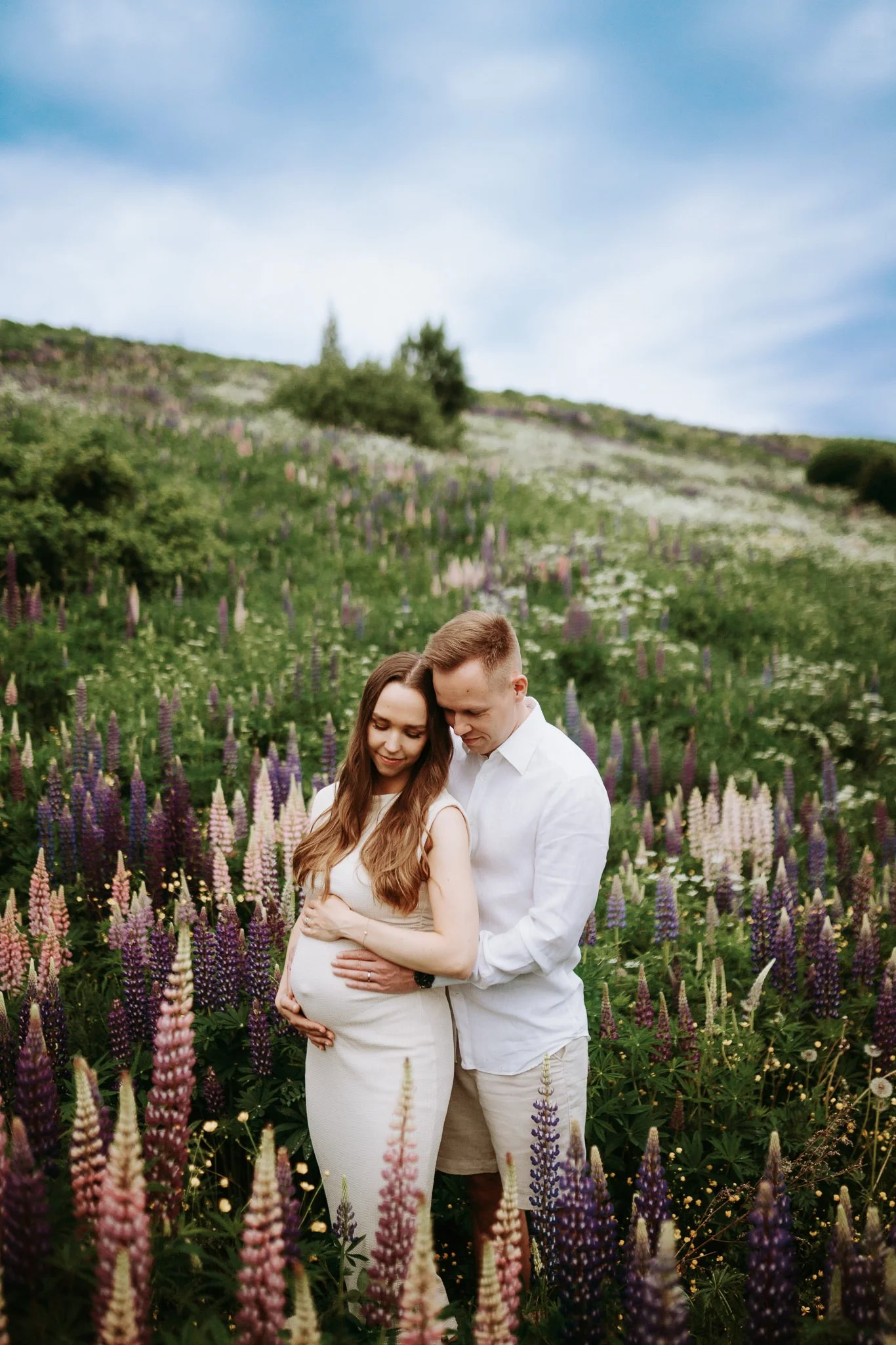 Minikuvaus lupiineissa - valokuvaaja Tampere