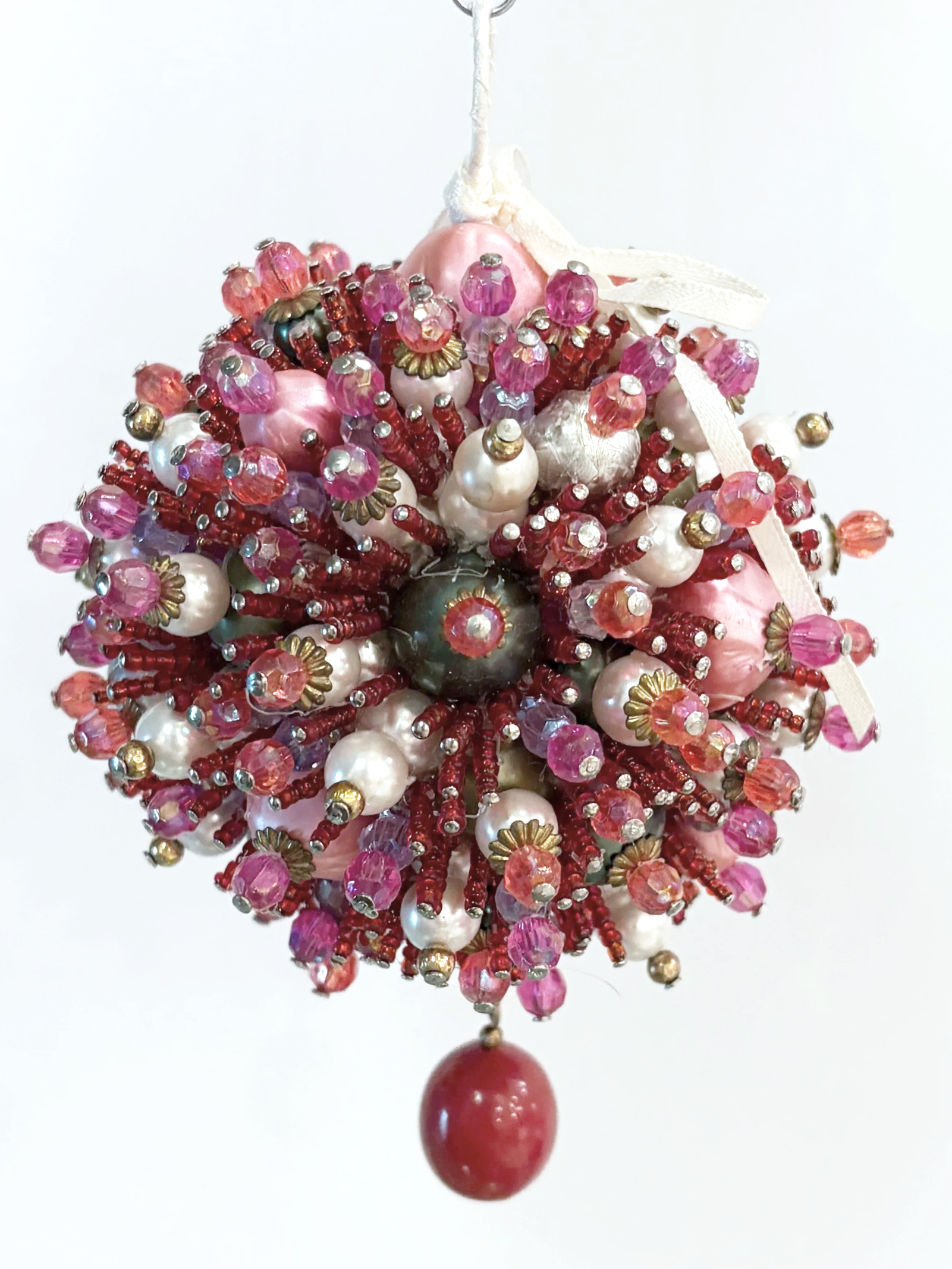Beaded Ornament in Fuscias
