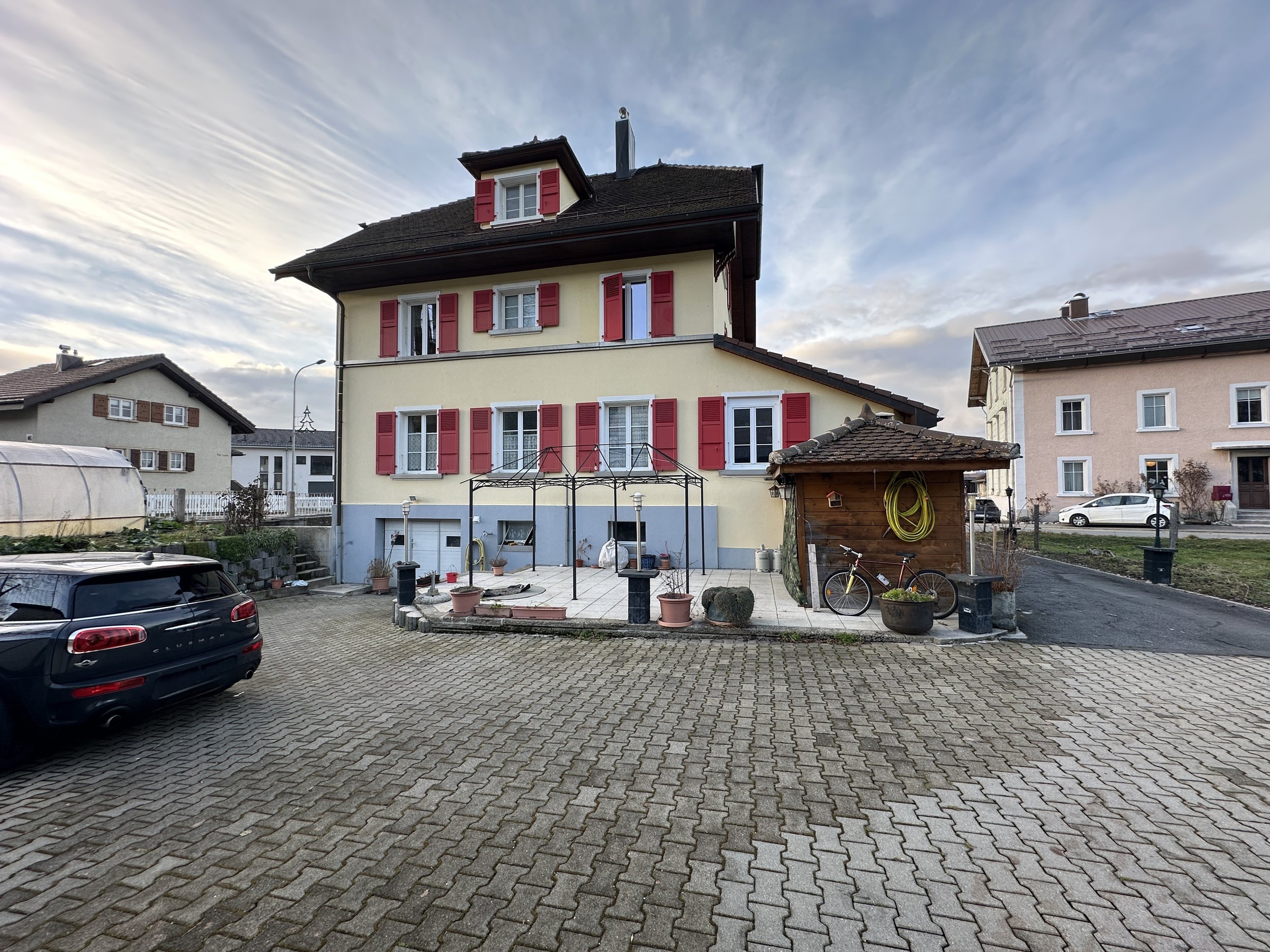 Immeuble de 3 appartements situé au centre du village - L’Orient