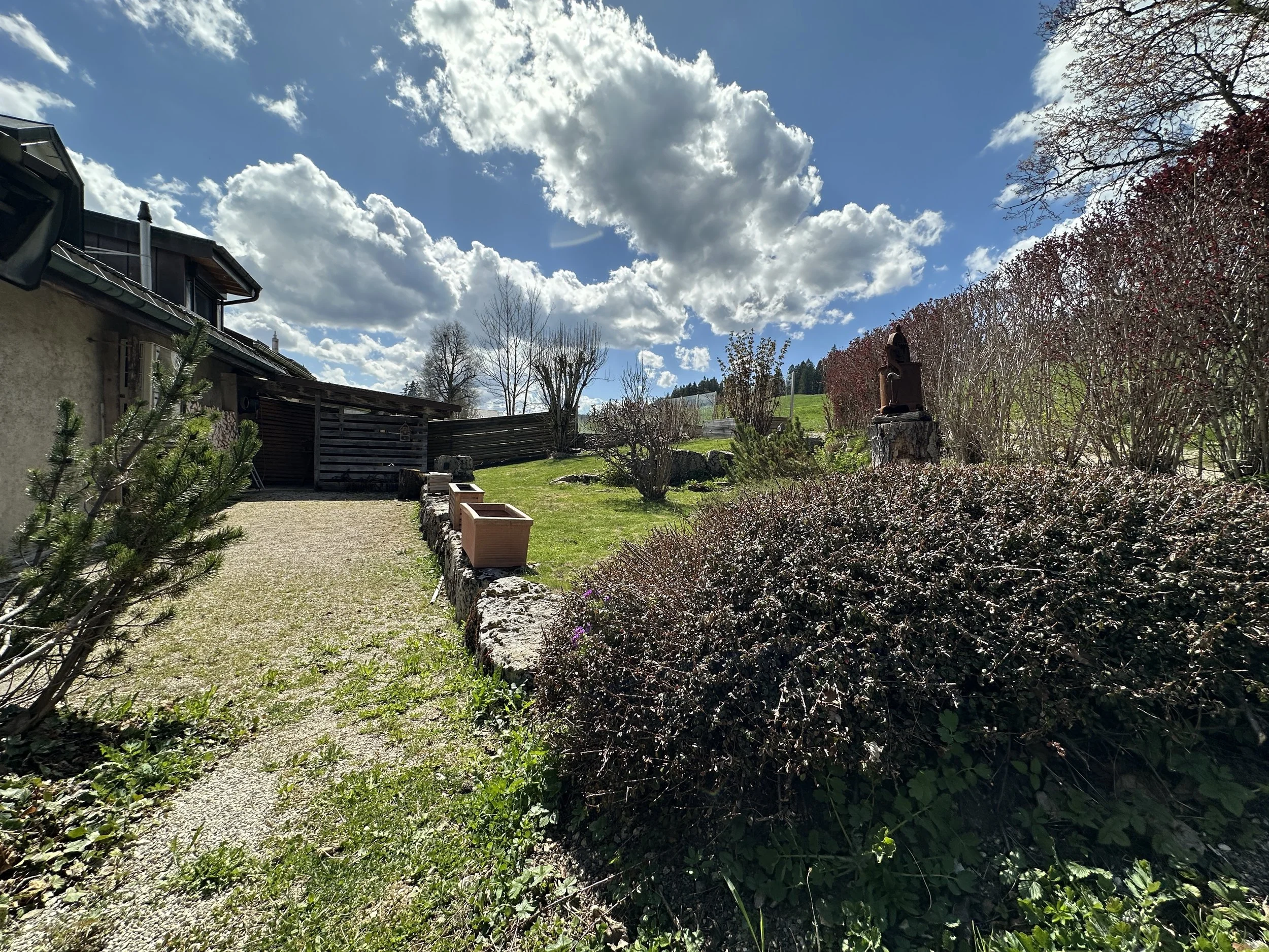 Maison mitoyenne rénovée avec goût, Le Sentier