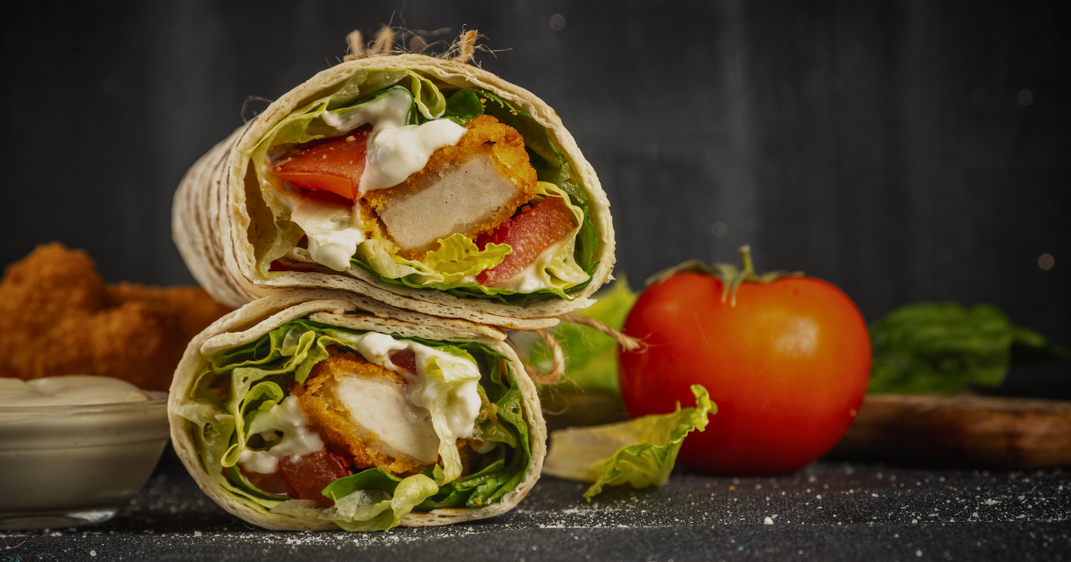 Ce mâncăm la plajă? Sandwich-uri cu legume crocante, dar și wraps-urile sunt o alegere excelentă și nutritivă.