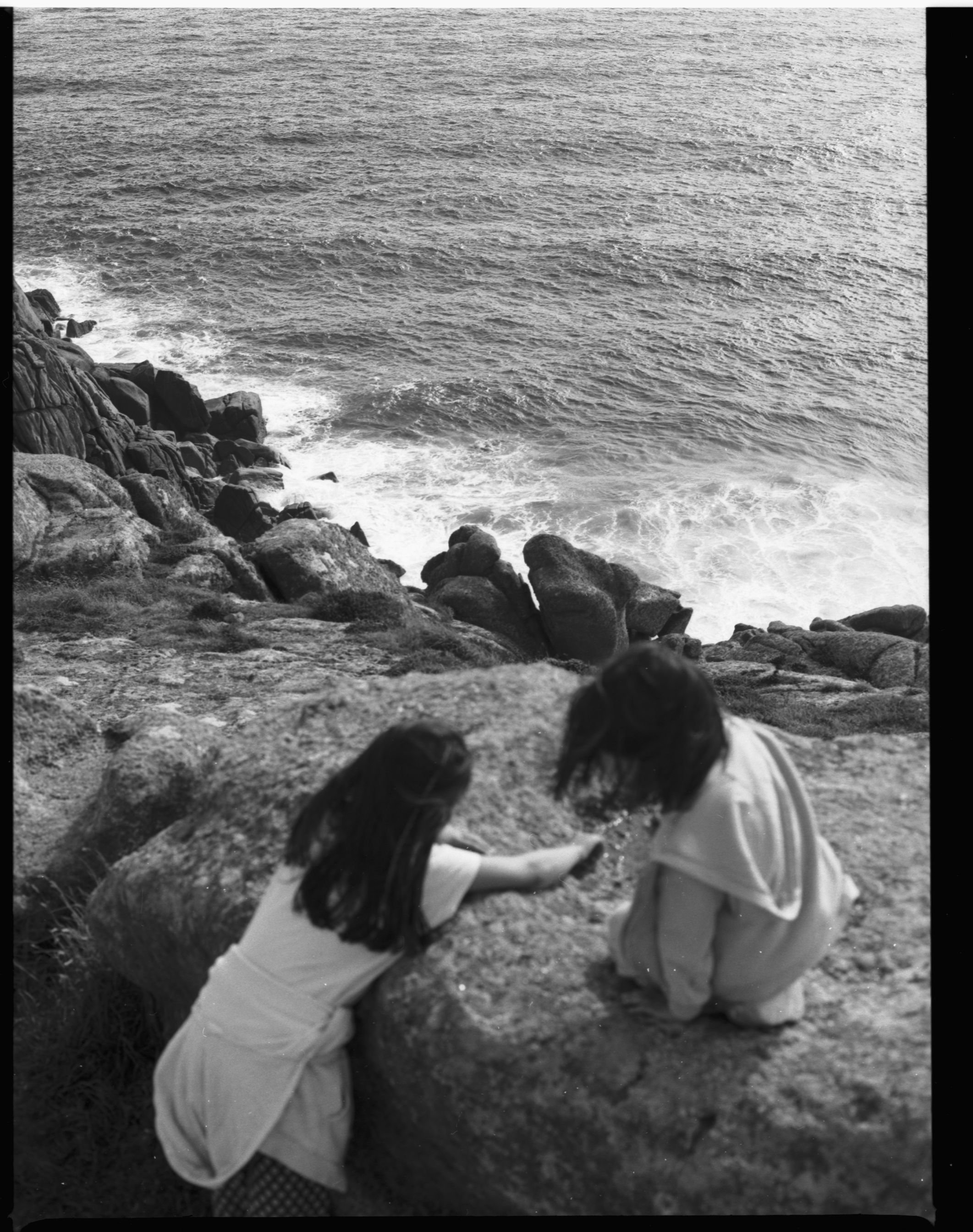 Romy and lyra sea.jpg