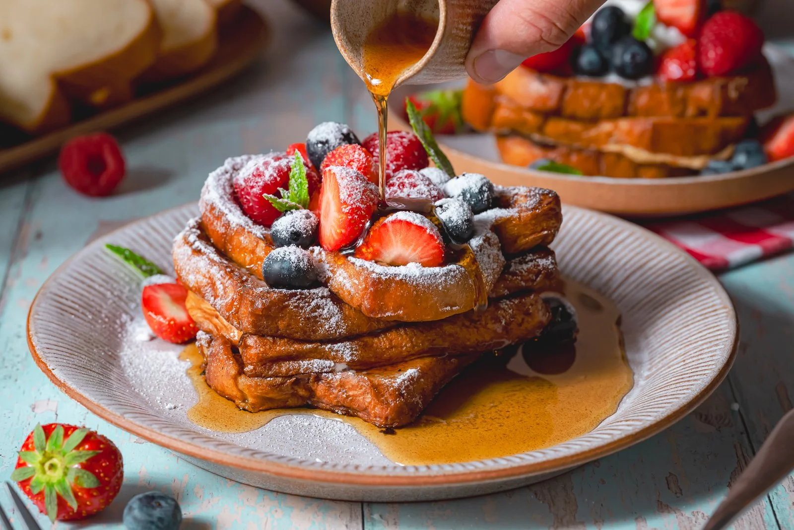 Skyr brioche french toast, pouring, landscape, WEB.jpg