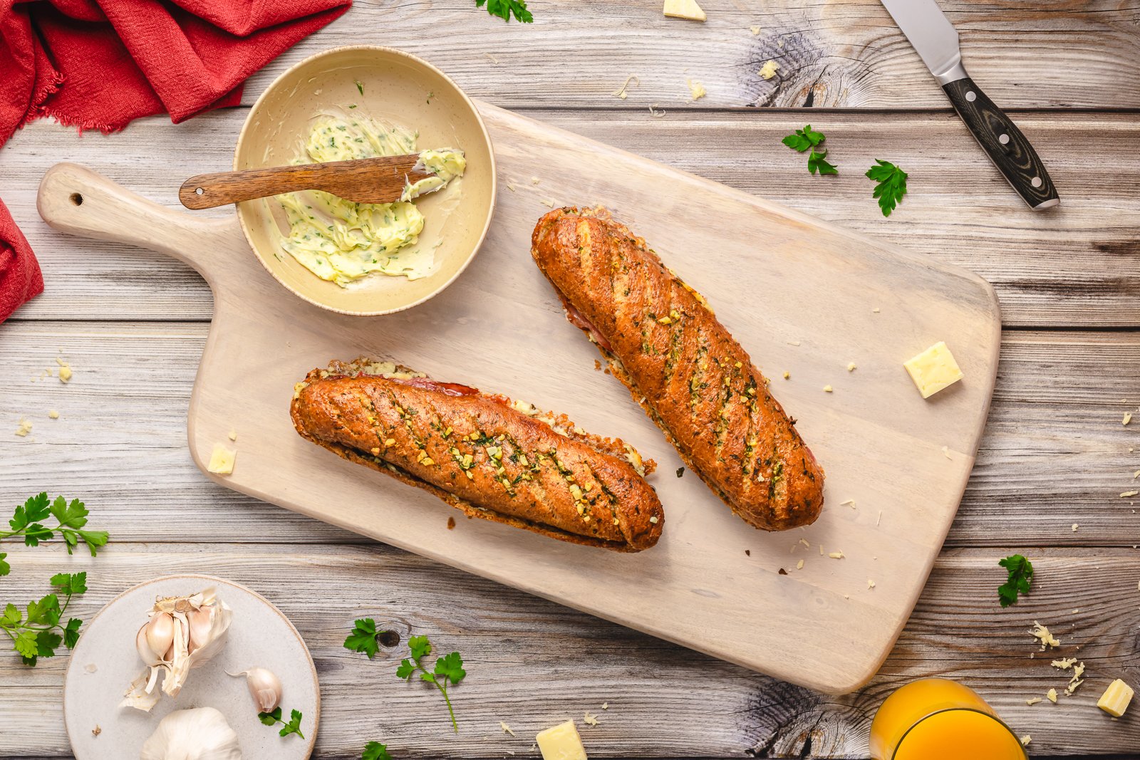 Ham & cheese hasselback, landscape, flatlay, WEB.jpg