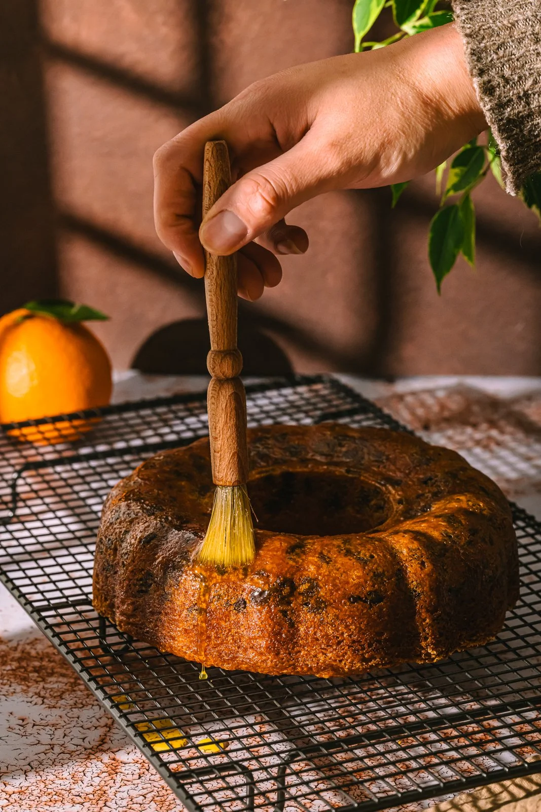 Orange cake, glazing (2).jpg