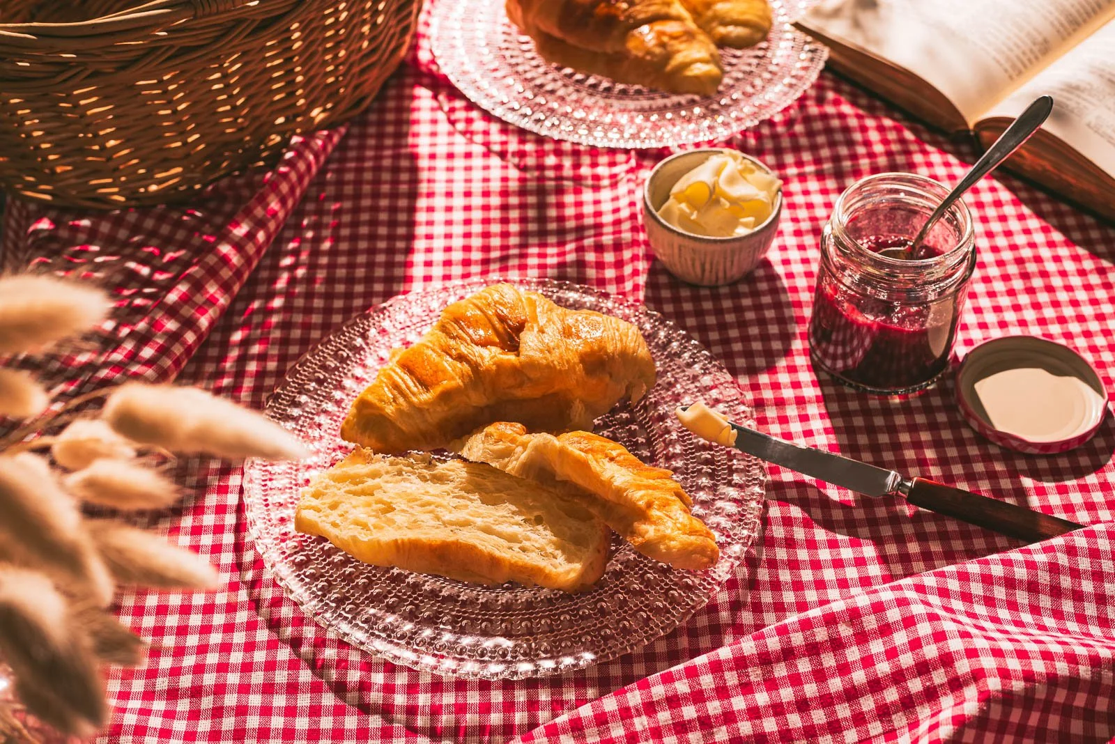 Summer croissants picnic - extra, WEB.jpg