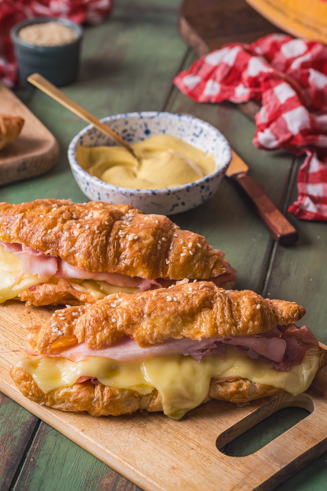 Jarlsberg croissants, second image, WEB.jpg