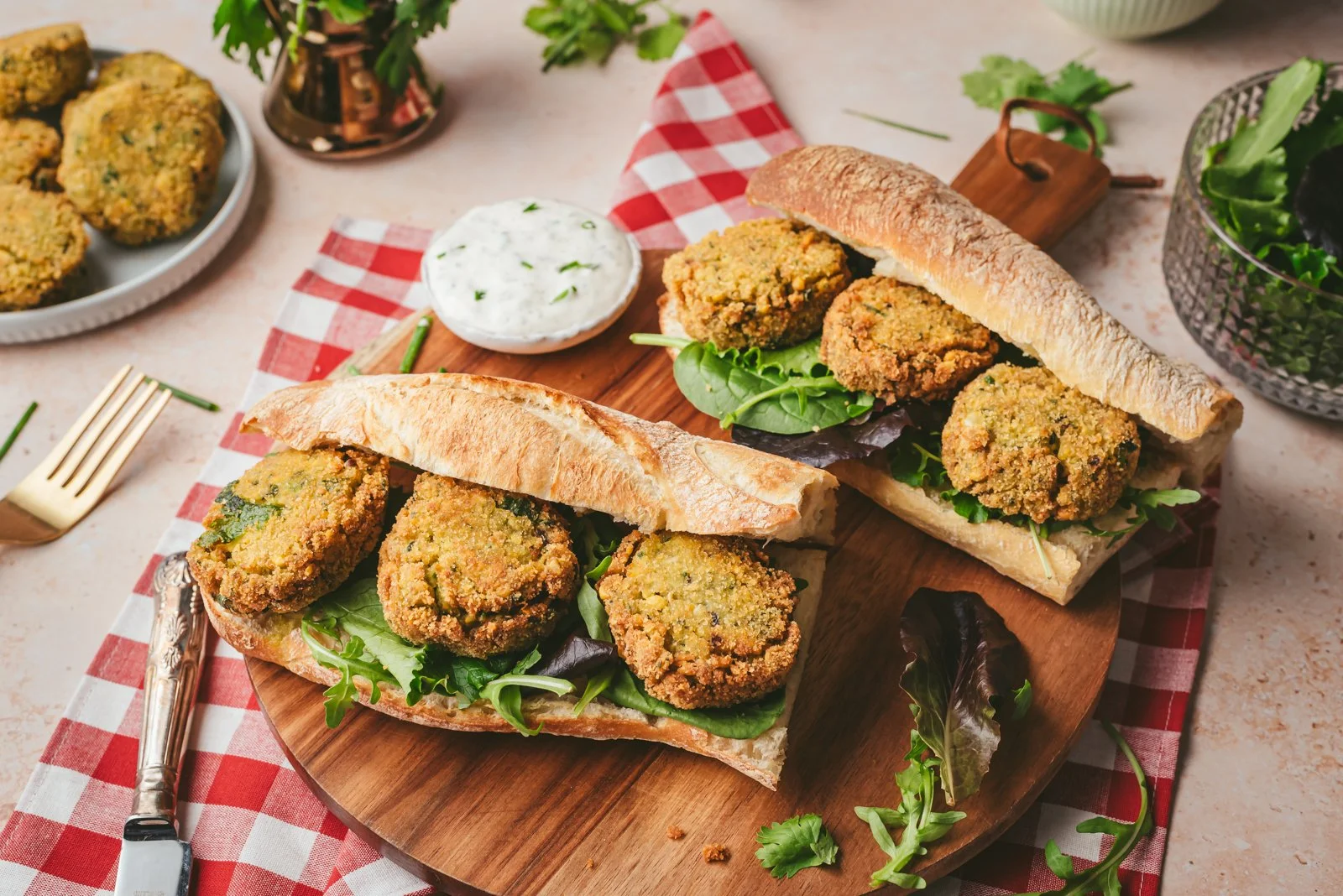 Falafel sandwich baguette - extra, WEB.jpg