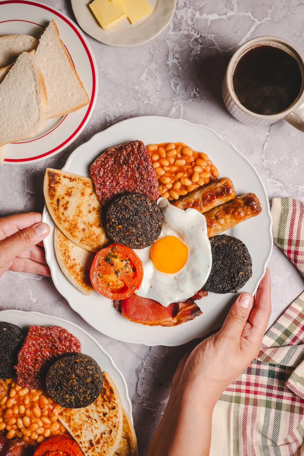 Simon Howie full Scottish breakfast, WEB.jpg