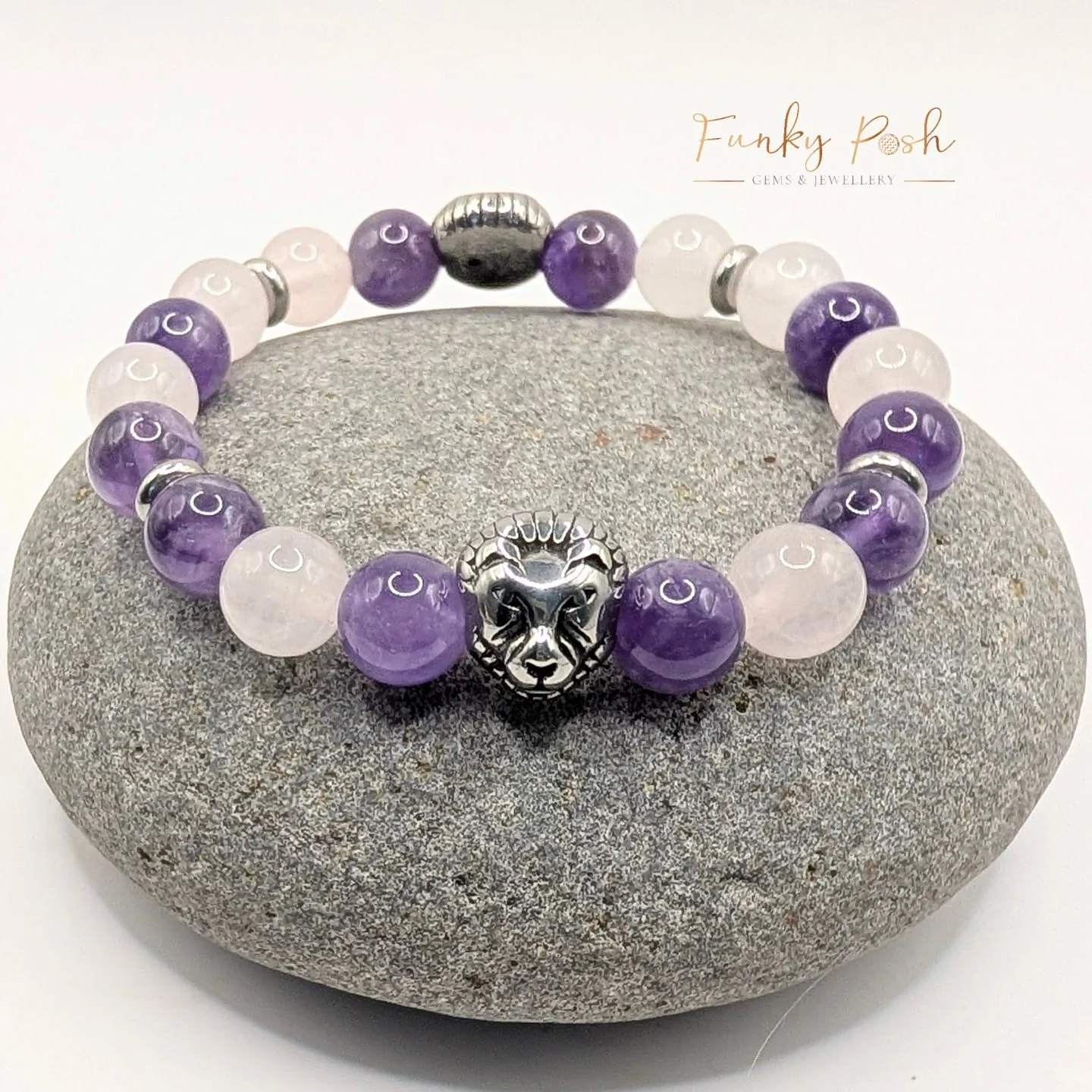 The Free Bracelet Giveaway bracelet, custom made with winners wishes is on its way to the winner 💜🦁🩷
Amethyst and Rose Quartz Lion bracelet 🤗🥰🙌