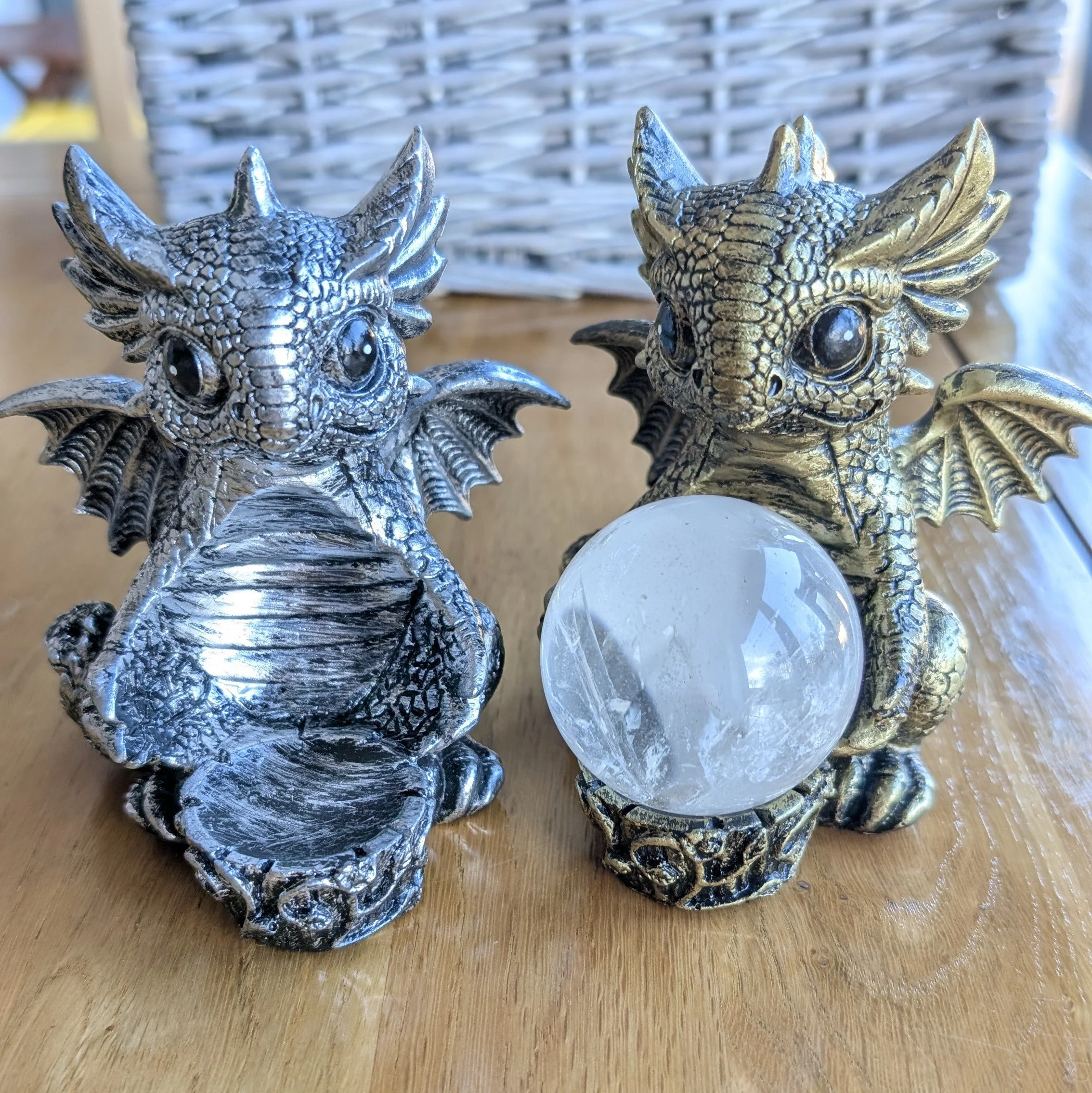 Baby Dragon Sphere Stand/Holder