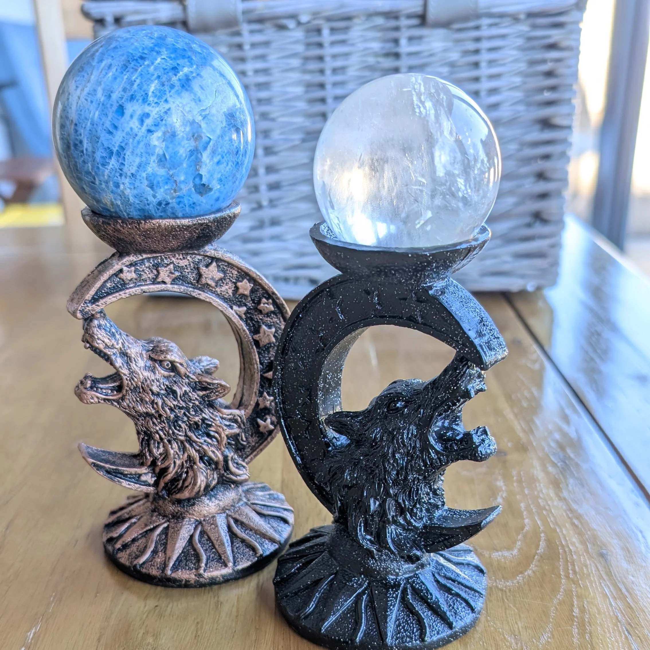 Resin Wolf Moon Sphere Stand/Holder