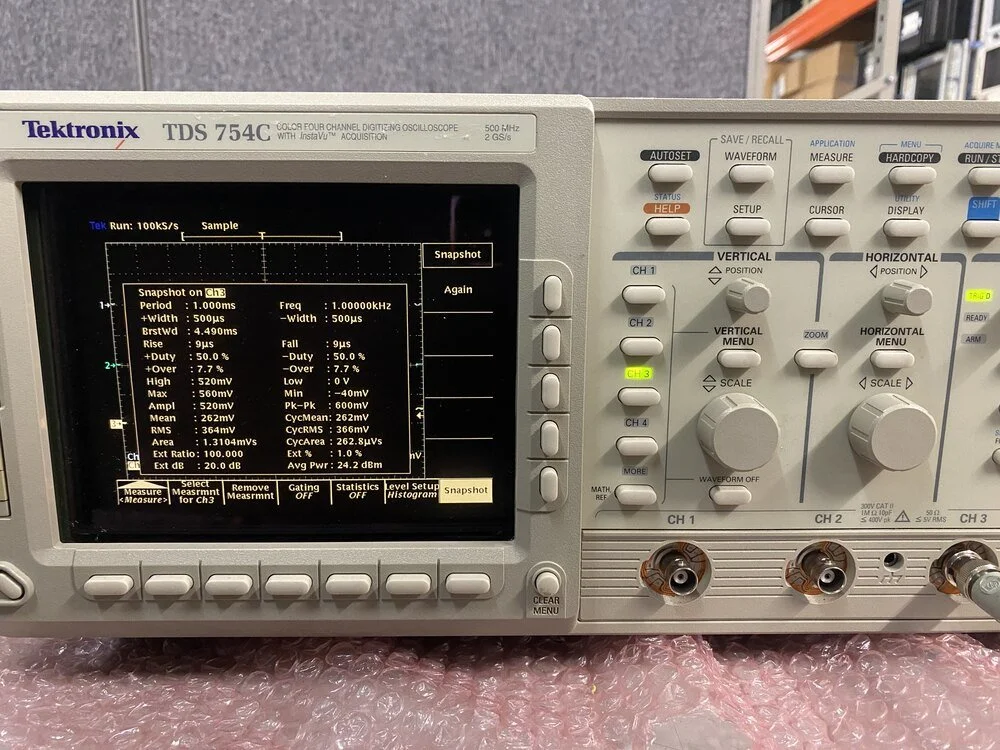 Tektronix TDS754C, Digitizing Oscilloscope, 500 MHz, 2 GS/s #