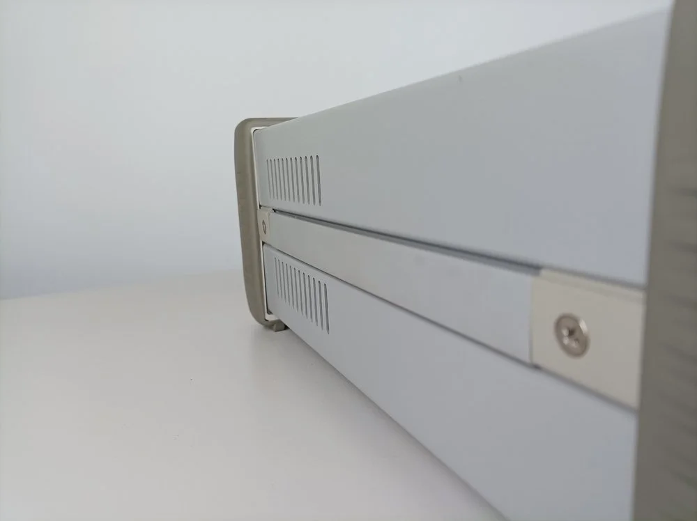 Agilent E3633A, Power Supply, 200 W, 0-8 V, 20A / 0-20 V, 10 A #